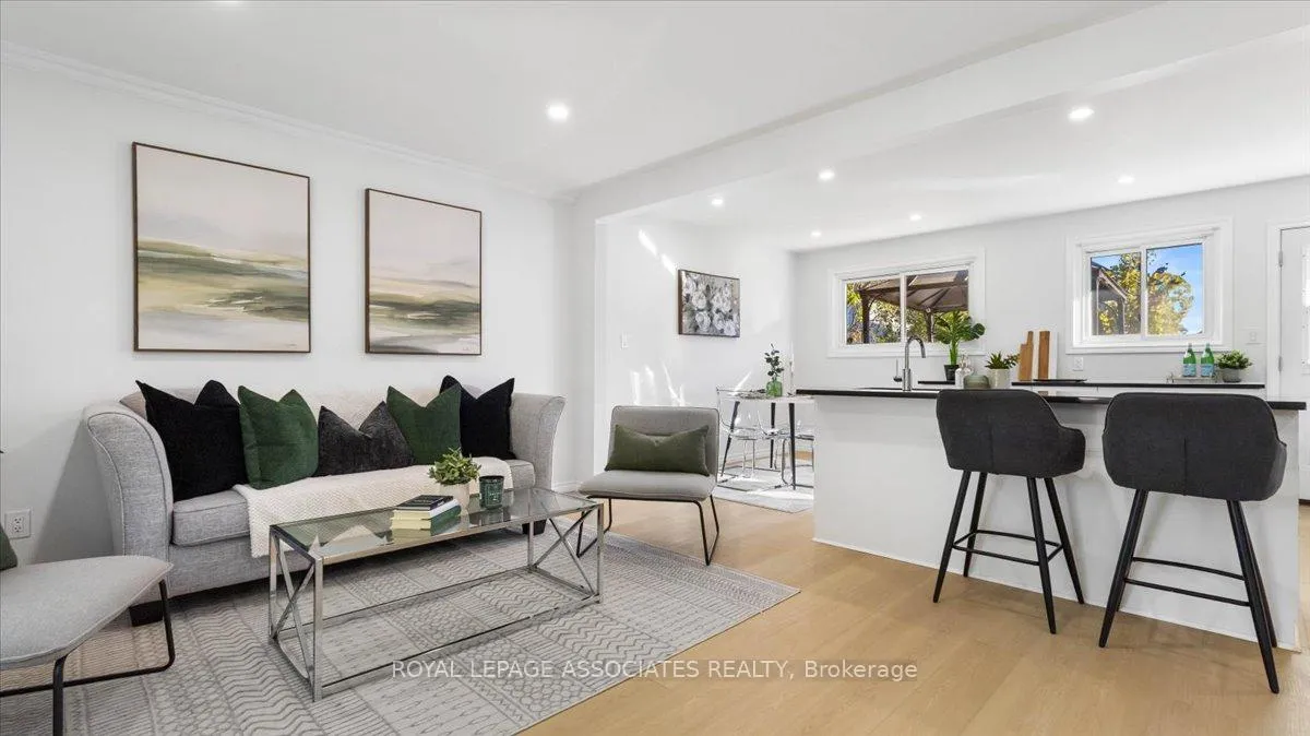 Photo 7 of 27 Janlyn Crescent, Belleville, Belleville Ward — HOMEH