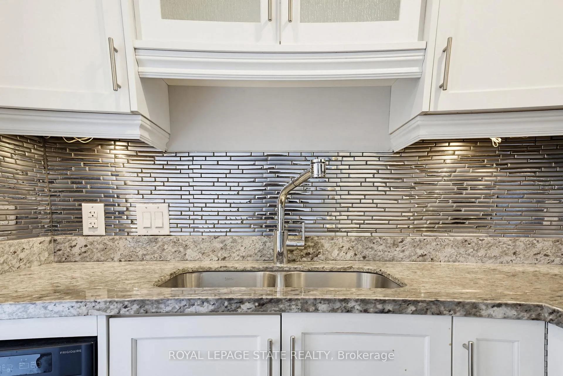 Photo 17 of 157 Hoover Crescent, Hamilton, Balfour — HOMEH