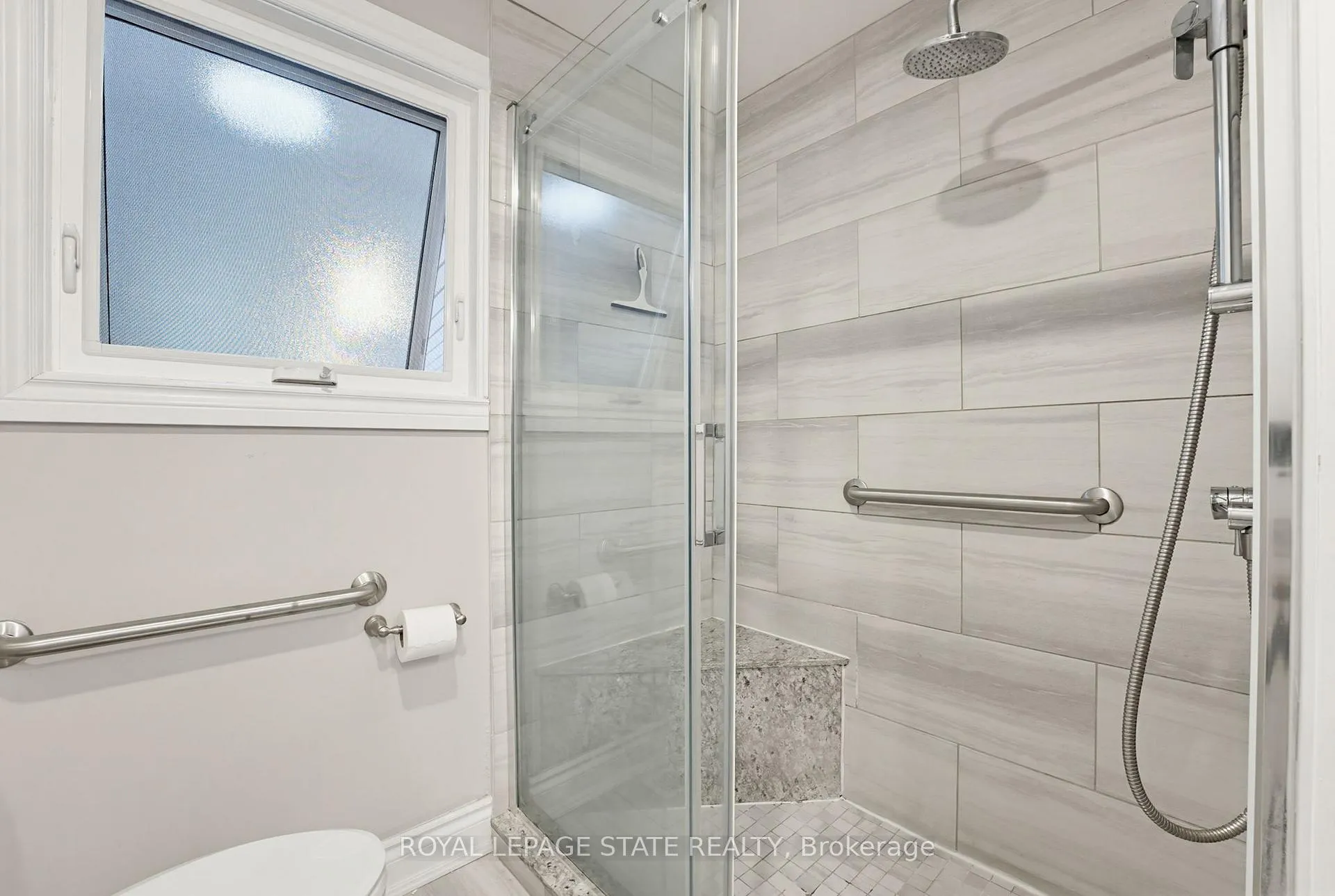 Photo 22 of 157 Hoover Crescent, Hamilton, Balfour — HOMEH