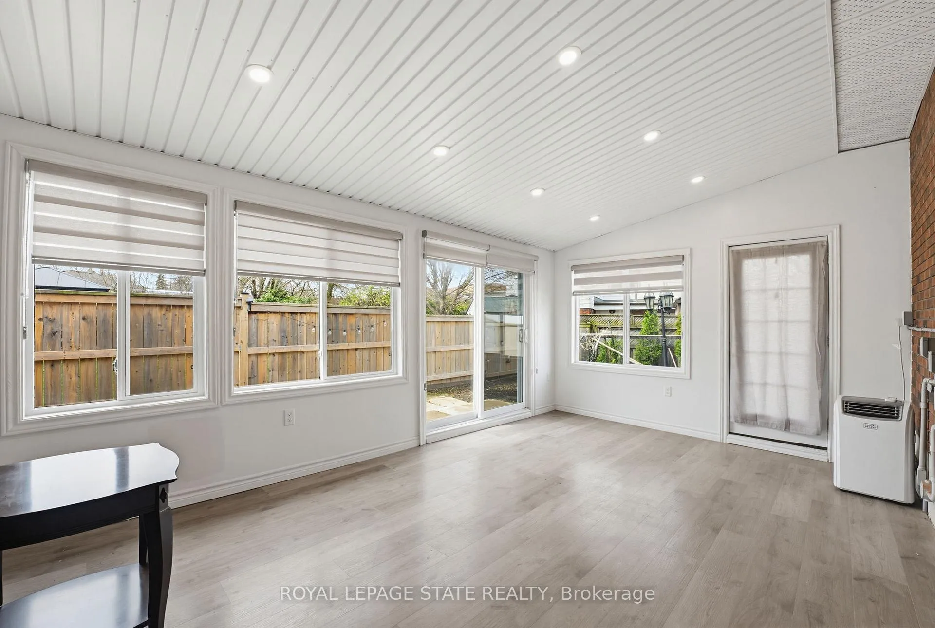 Photo 25 of 157 Hoover Crescent, Hamilton, Balfour — HOMEH