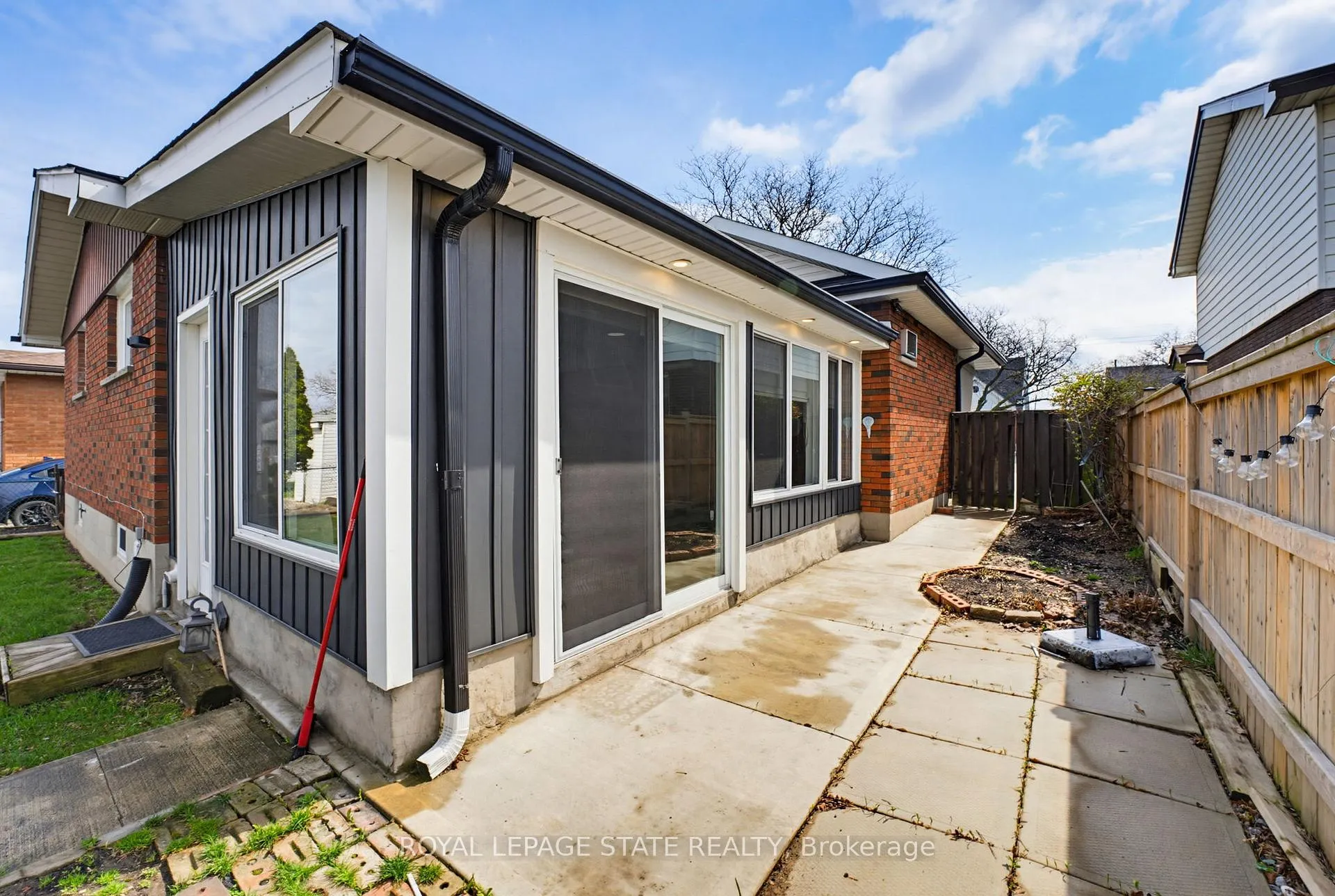 Photo 36 of 157 Hoover Crescent, Hamilton, Balfour — HOMEH