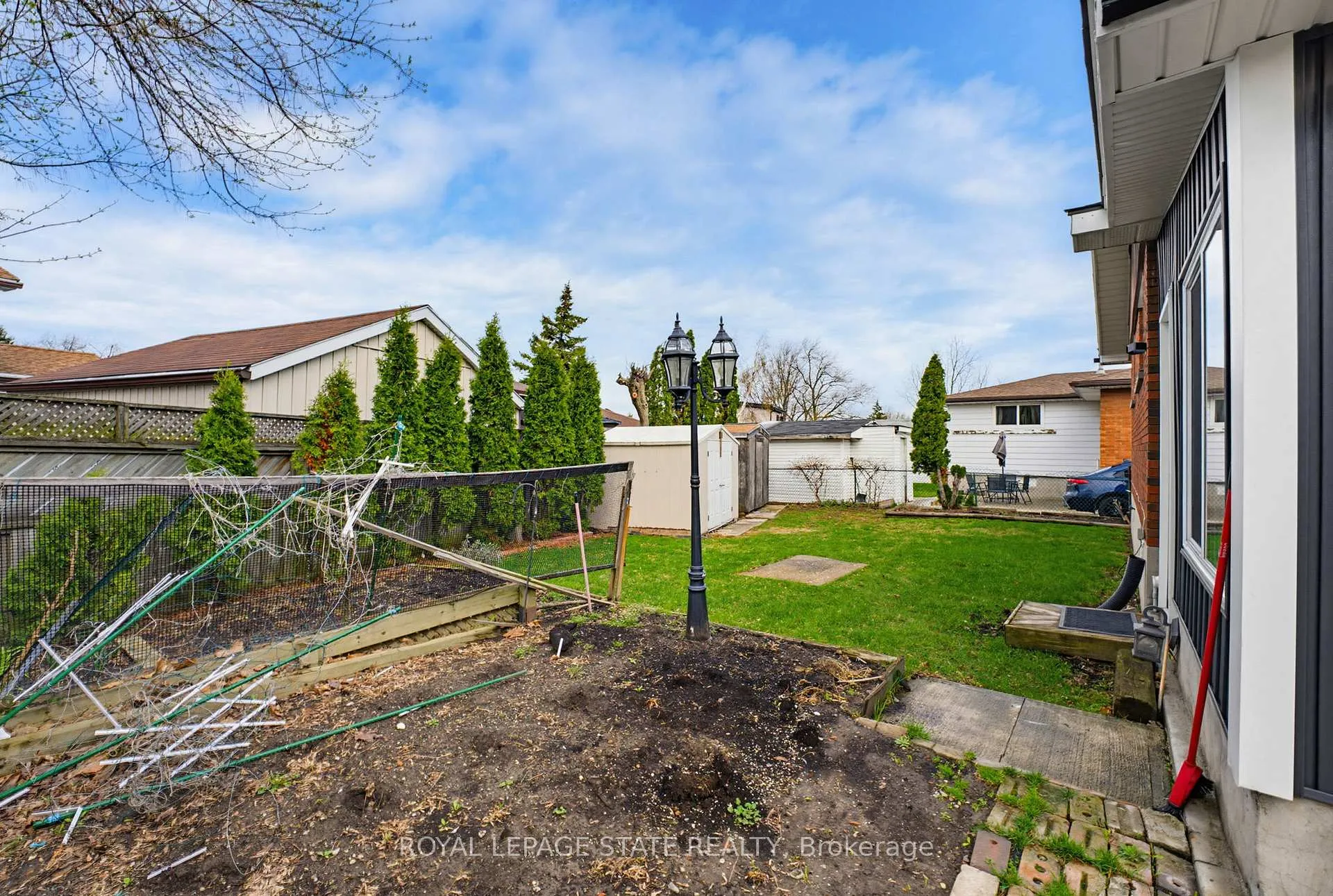 Photo 38 of 157 Hoover Crescent, Hamilton, Balfour — HOMEH