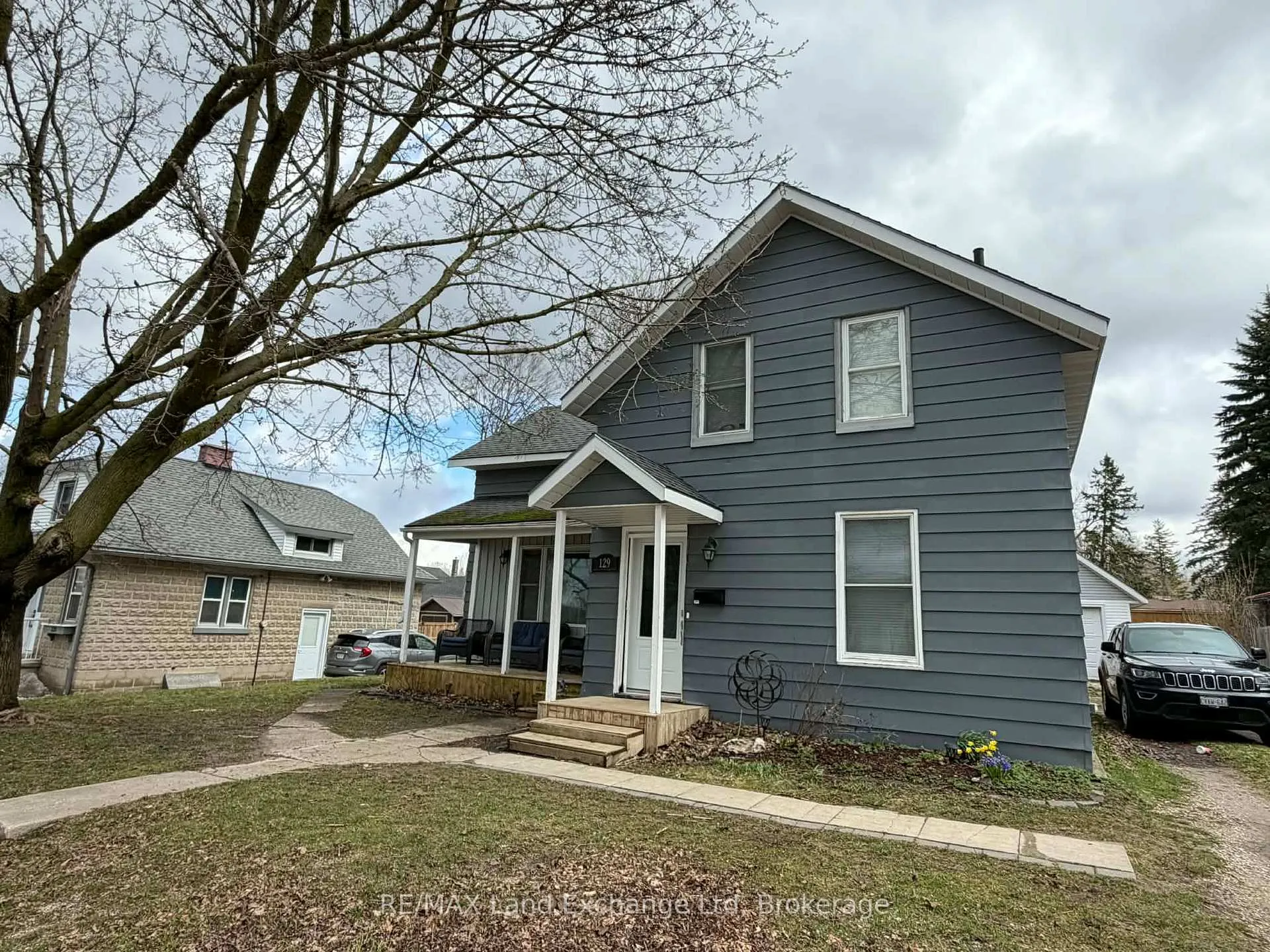 Photo 14 of 129 Victoria Street E, North Huron, Wingham — HOMEH