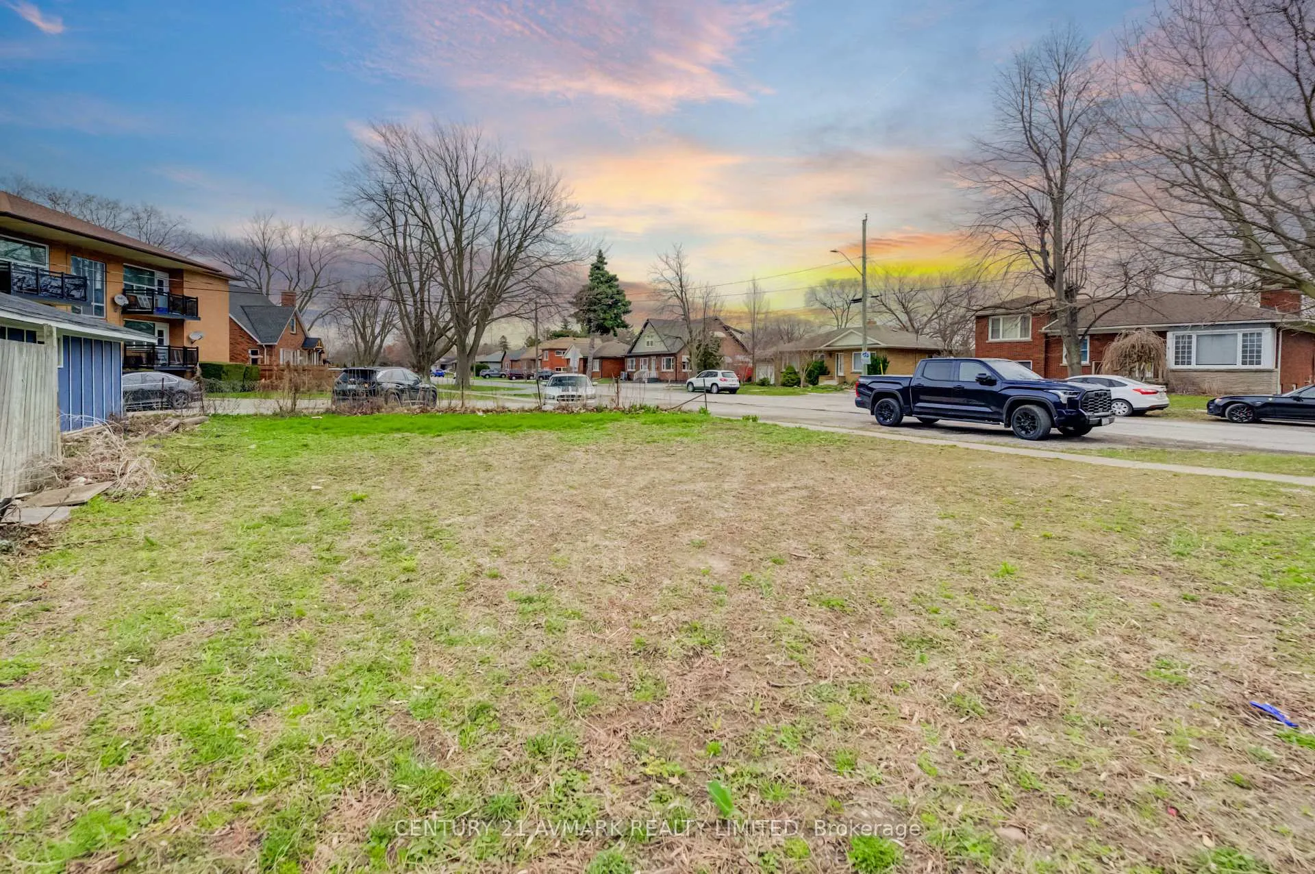 Photo 10 of 336 Geneva Street, St. Catharines, Fairview — HOMEH