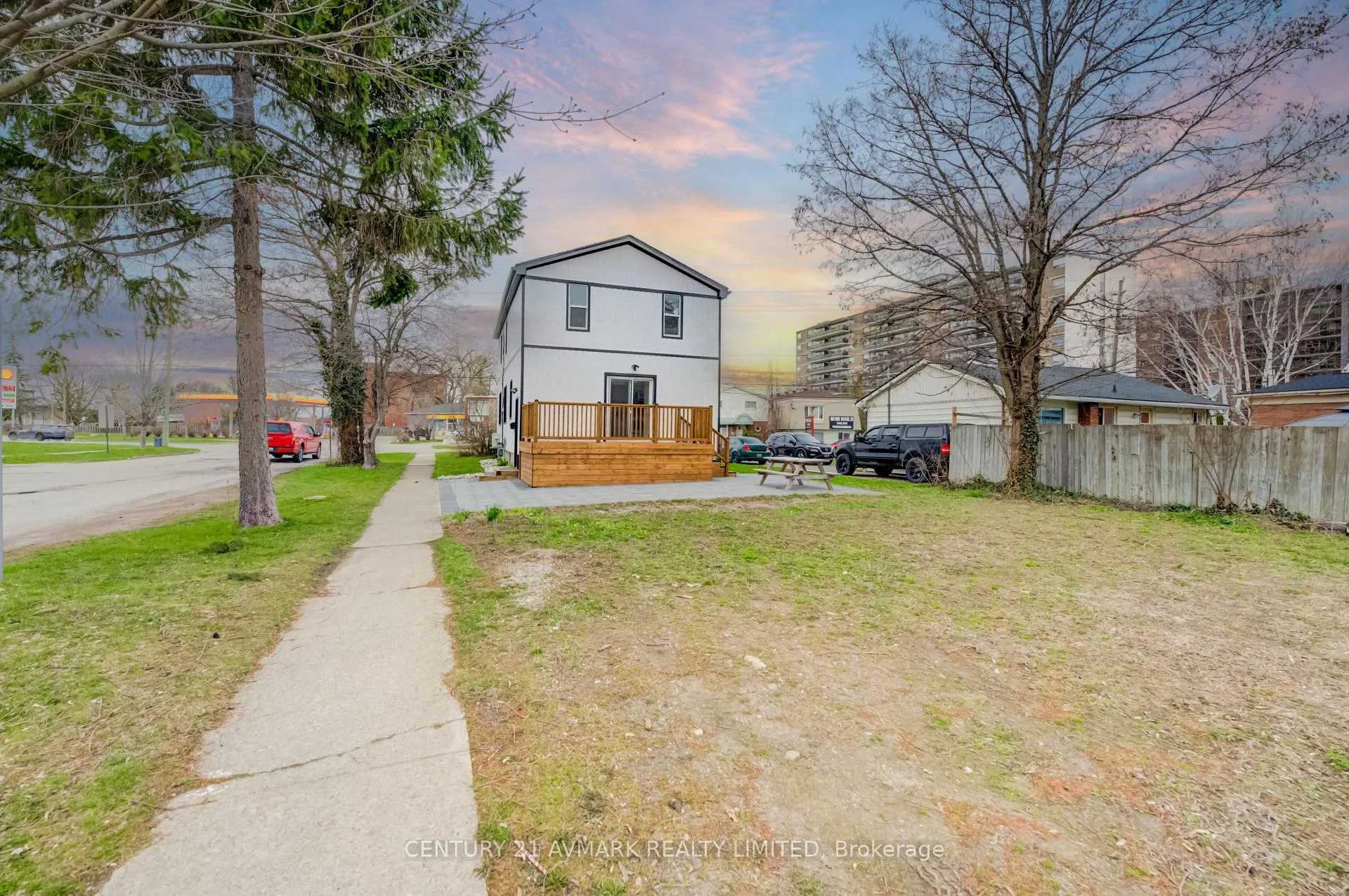 Photo 12 of 336 Geneva Street, St. Catharines, Fairview — HOMEH