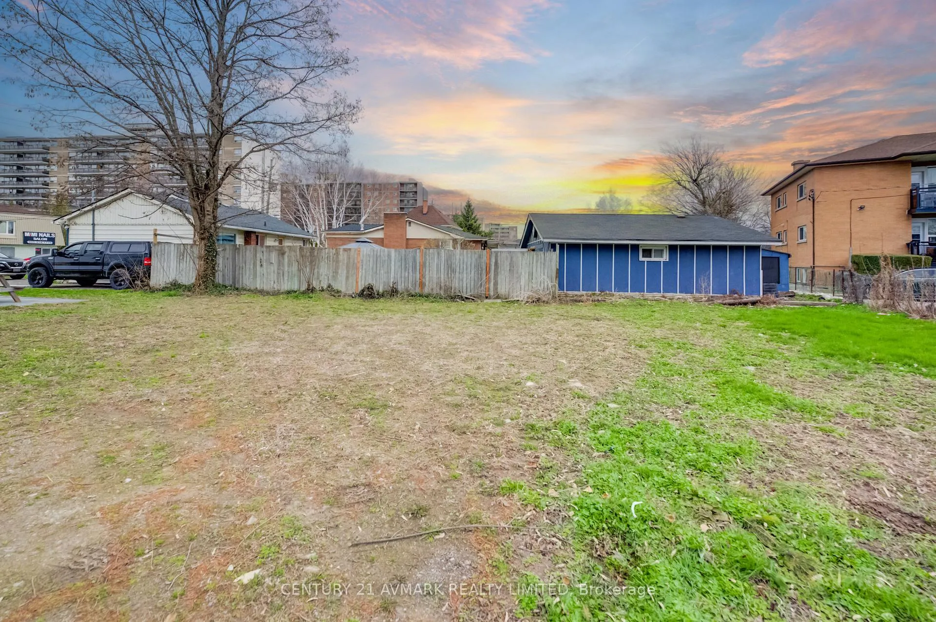 Photo 13 of 336 Geneva Street, St. Catharines, Fairview — HOMEH