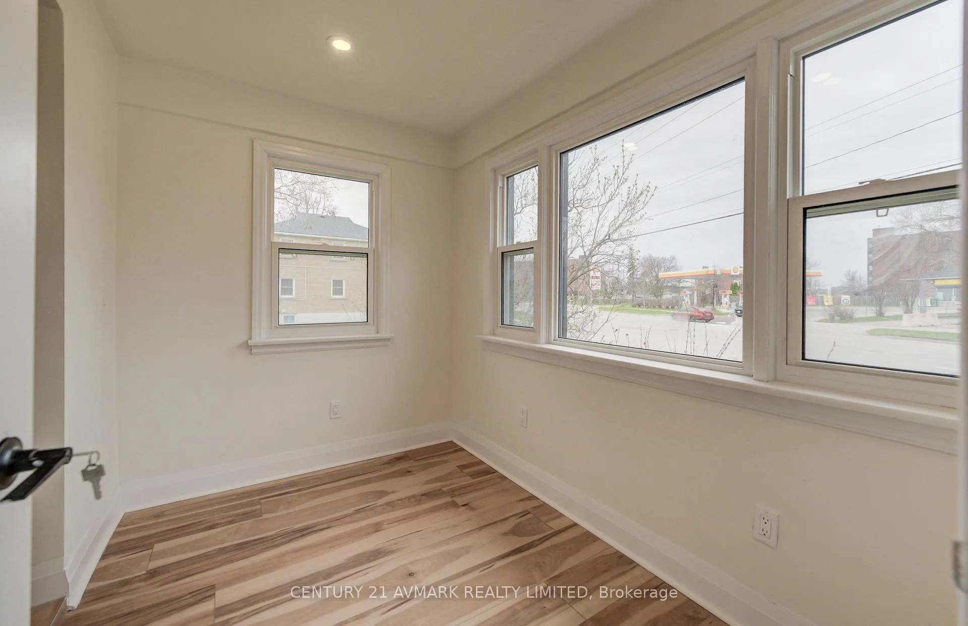 Photo 26 of 336 Geneva Street, St. Catharines, Fairview — HOMEH