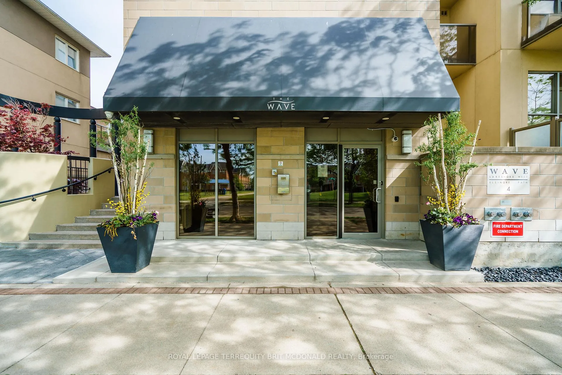 Photo 2 of Unit 1101, 4 Elsinore Path, Etobicoke, New Toronto — HOMEH