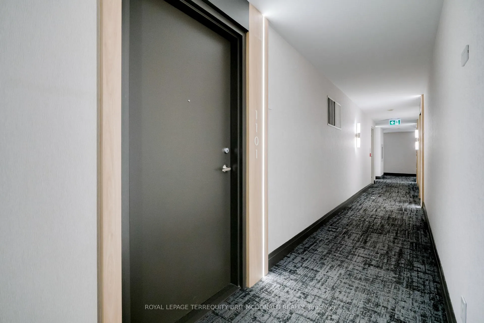 Photo 3 of Unit 1101, 4 Elsinore Path, Etobicoke, New Toronto — HOMEH