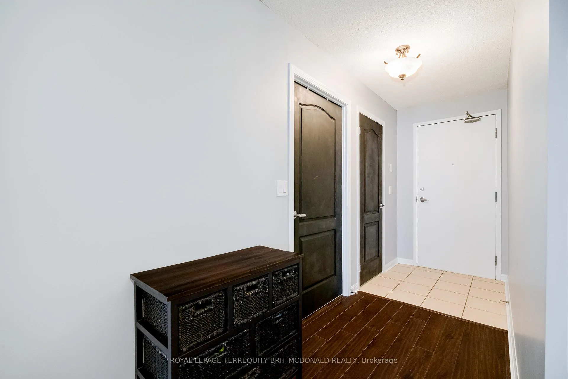 Photo 5 of Unit 1101, 4 Elsinore Path, Etobicoke, New Toronto — HOMEH