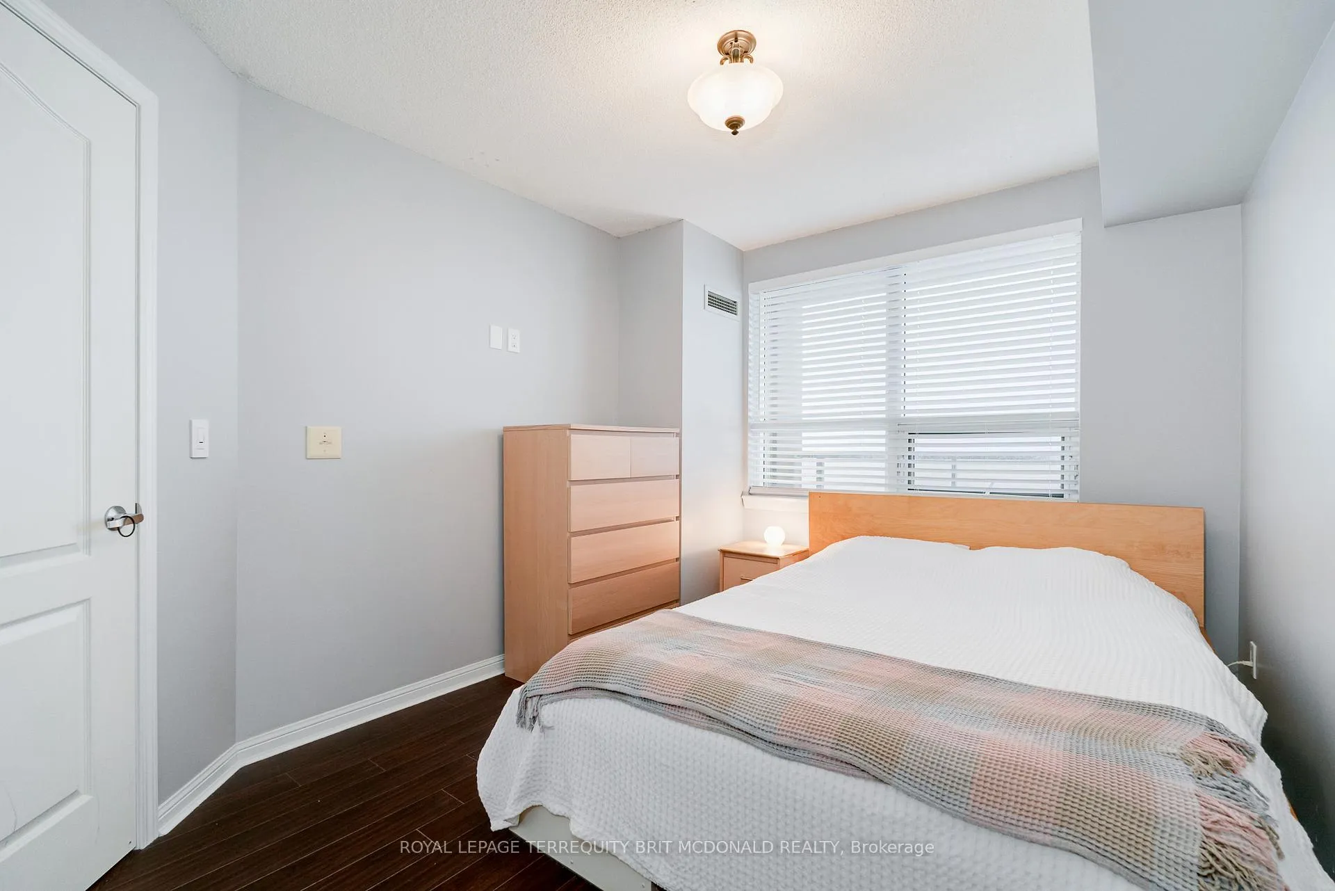 Photo 15 of Unit 1101, 4 Elsinore Path, Etobicoke, New Toronto — HOMEH