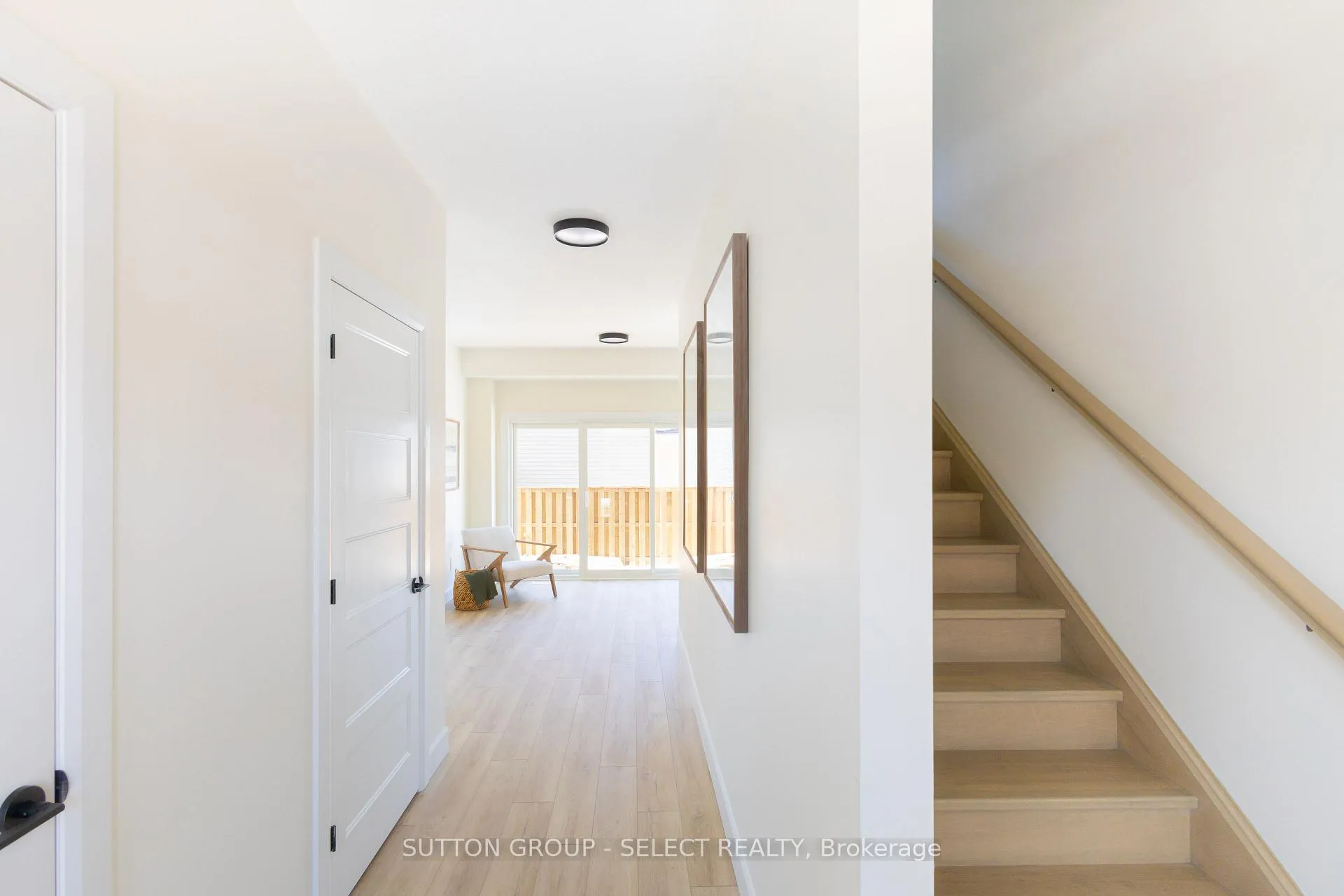 Photo 4 of Unit 6, 233 Upper Queen Street, Thames Centre, Thorndale — HOMEH