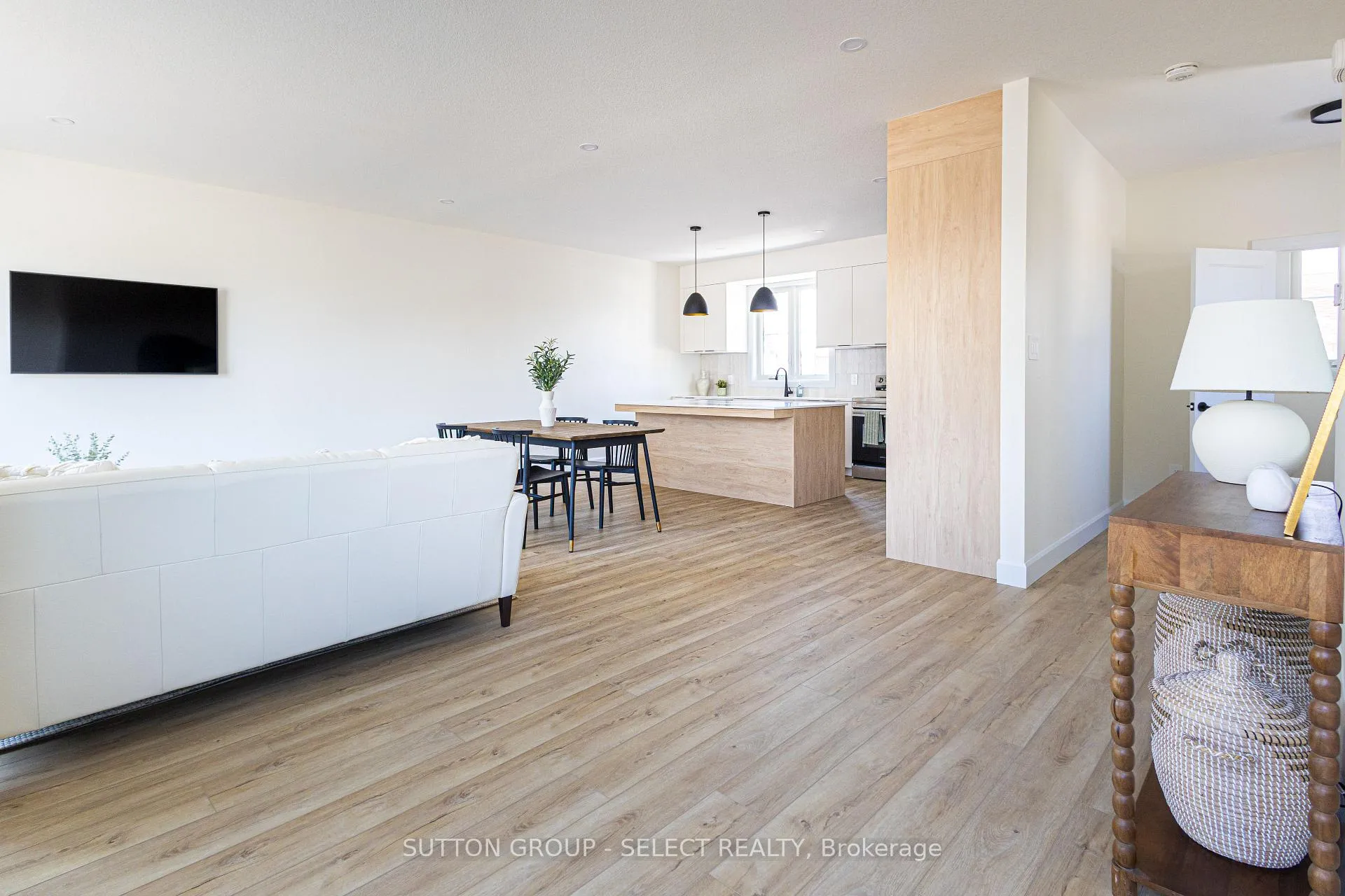Photo 9 of Unit 6, 233 Upper Queen Street, Thames Centre, Thorndale — HOMEH