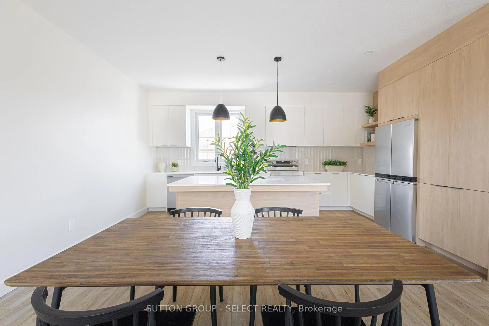 Photo 14 of Unit 6, 233 Upper Queen Street, Thames Centre, Thorndale — HOMEH