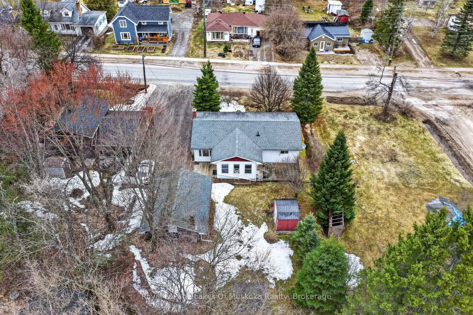 Photo 30 of 234 Yonge Street, Burk's Falls — HOMEH