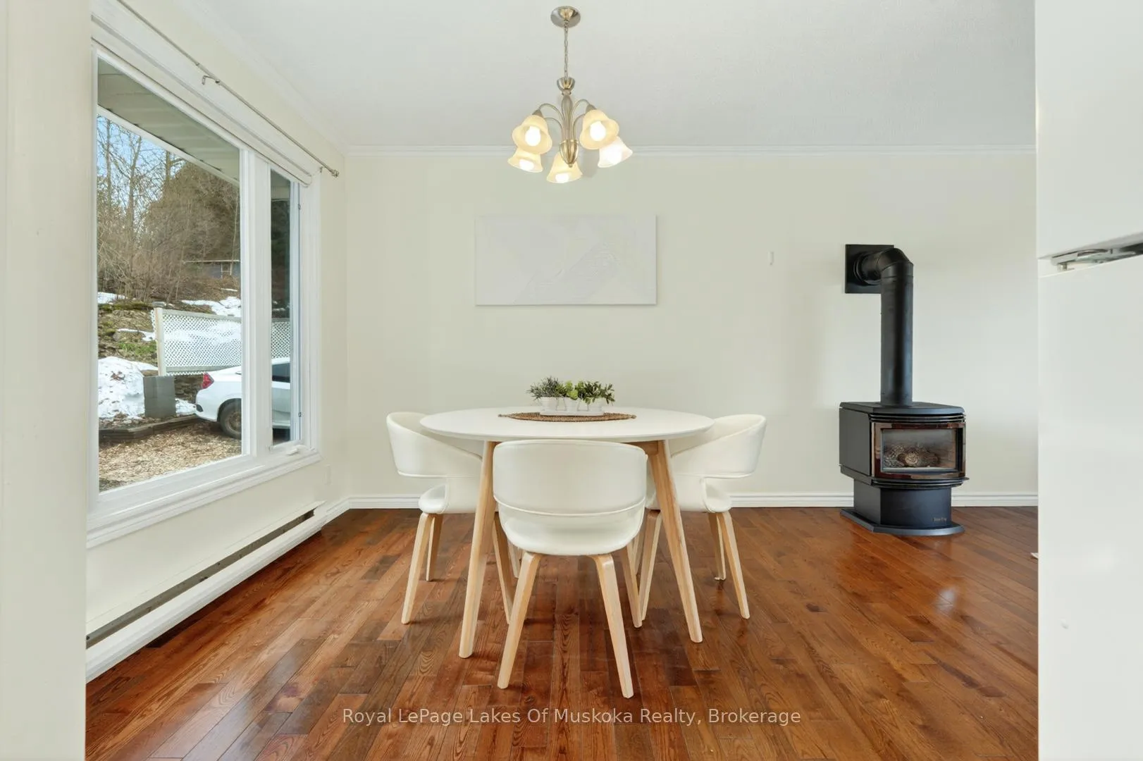Photo 6 of 234 Yonge Street, Burk's Falls — HOMEH