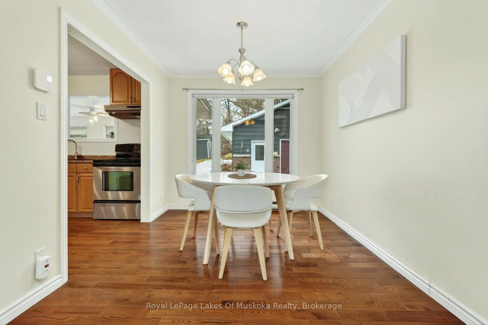 Photo 7 of 234 Yonge Street, Burk's Falls — HOMEH