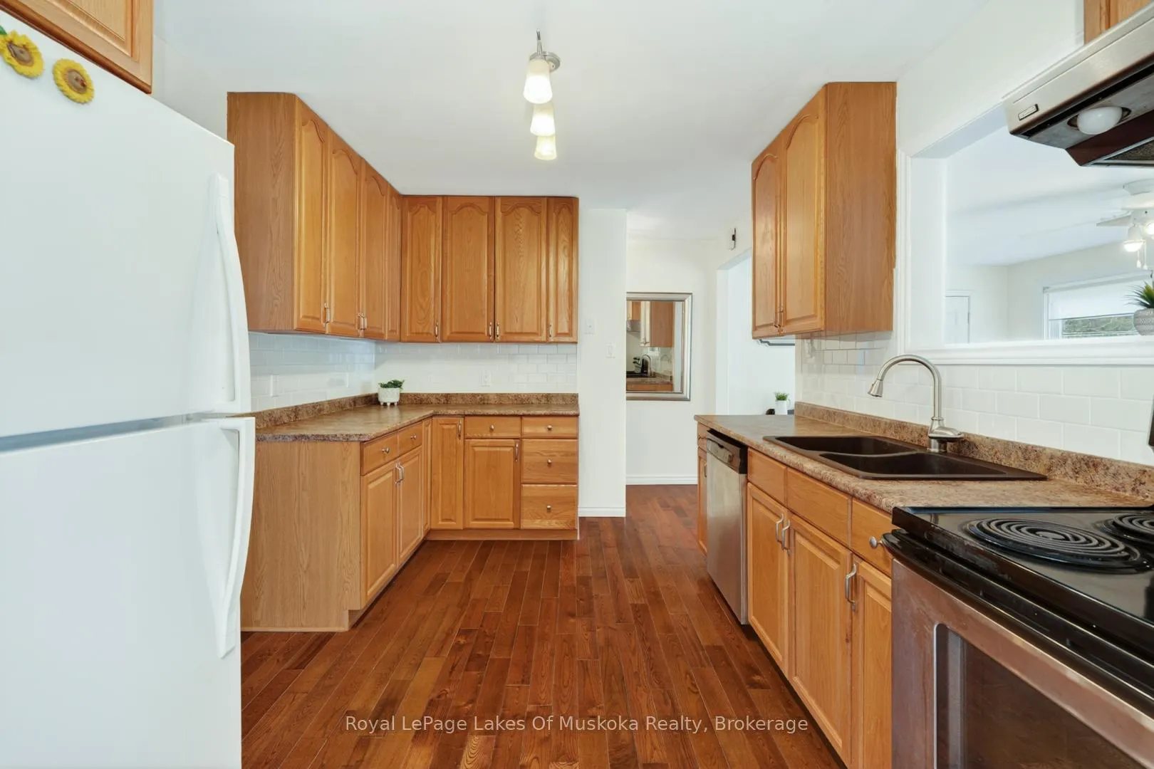 Photo 9 of 234 Yonge Street, Burk's Falls — HOMEH