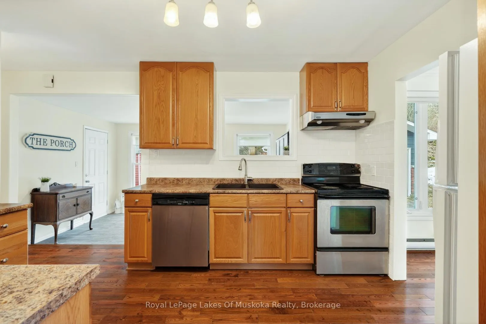 Photo 10 of 234 Yonge Street, Burk's Falls — HOMEH