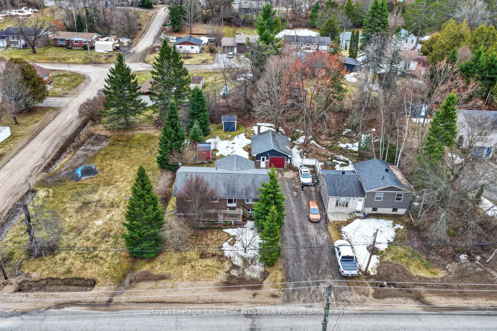 Photo 40 of 234 Yonge Street, Burk's Falls — HOMEH