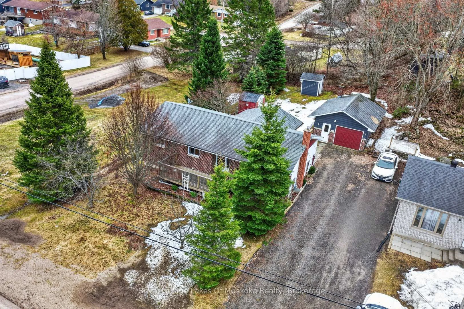 Photo 42 of 234 Yonge Street, Burk's Falls — HOMEH
