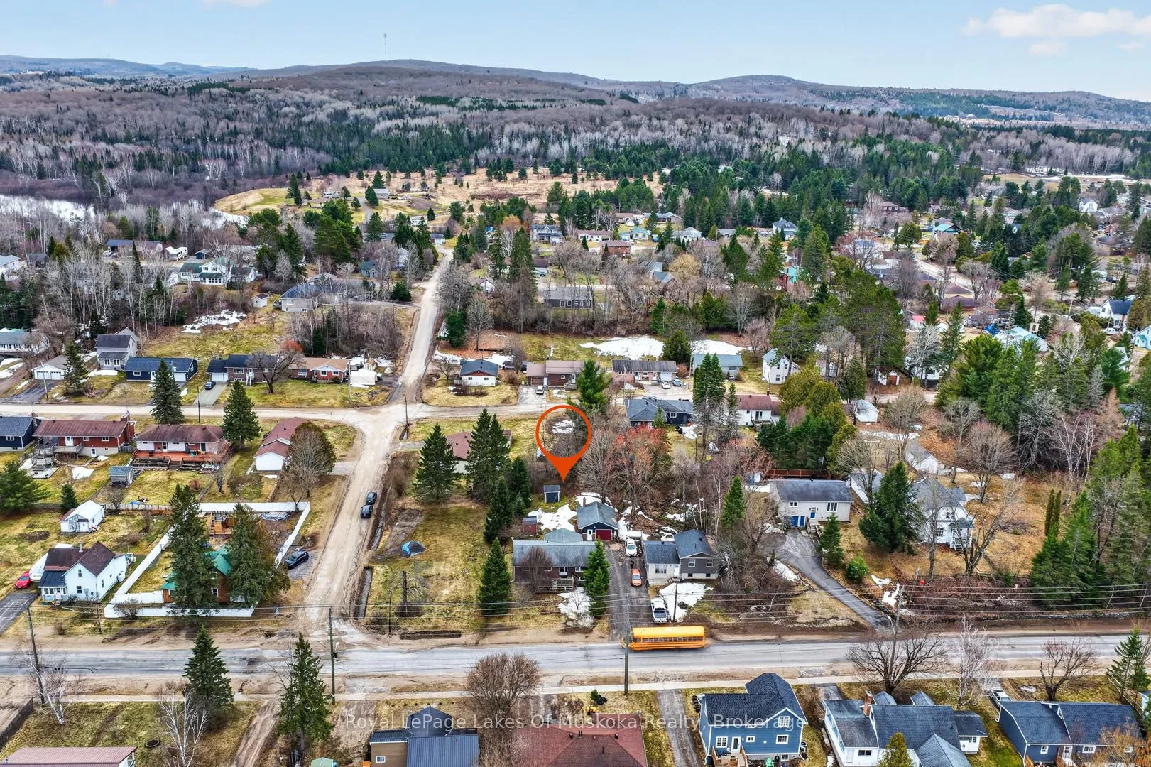 Photo 43 of 234 Yonge Street, Burk's Falls — HOMEH