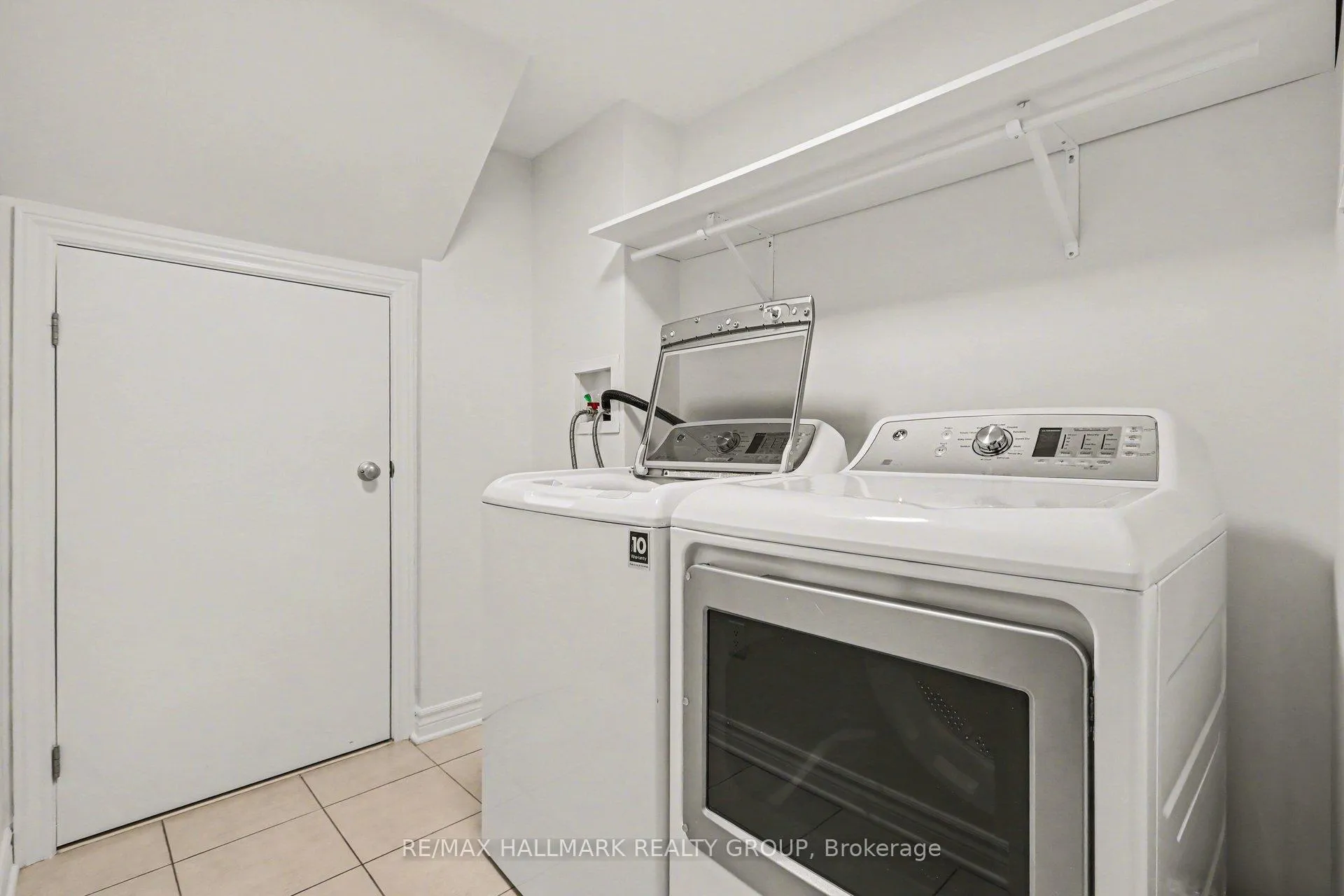 Photo 6 of 865 Kilbirnie Drive, Ottawa, Barrhaven - Half Moon Bay — HOMEH