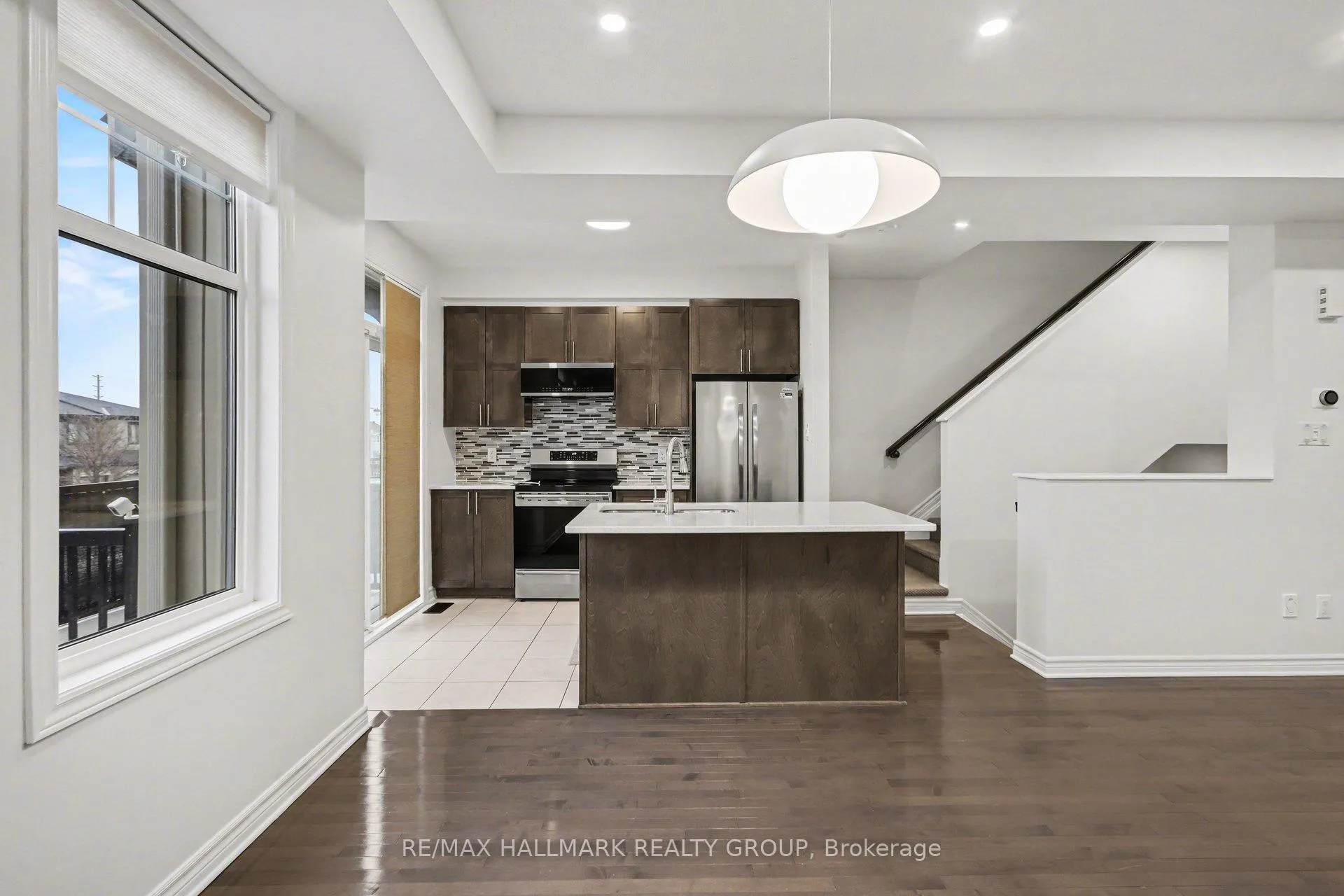Photo 10 of 865 Kilbirnie Drive, Ottawa, Barrhaven - Half Moon Bay — HOMEH