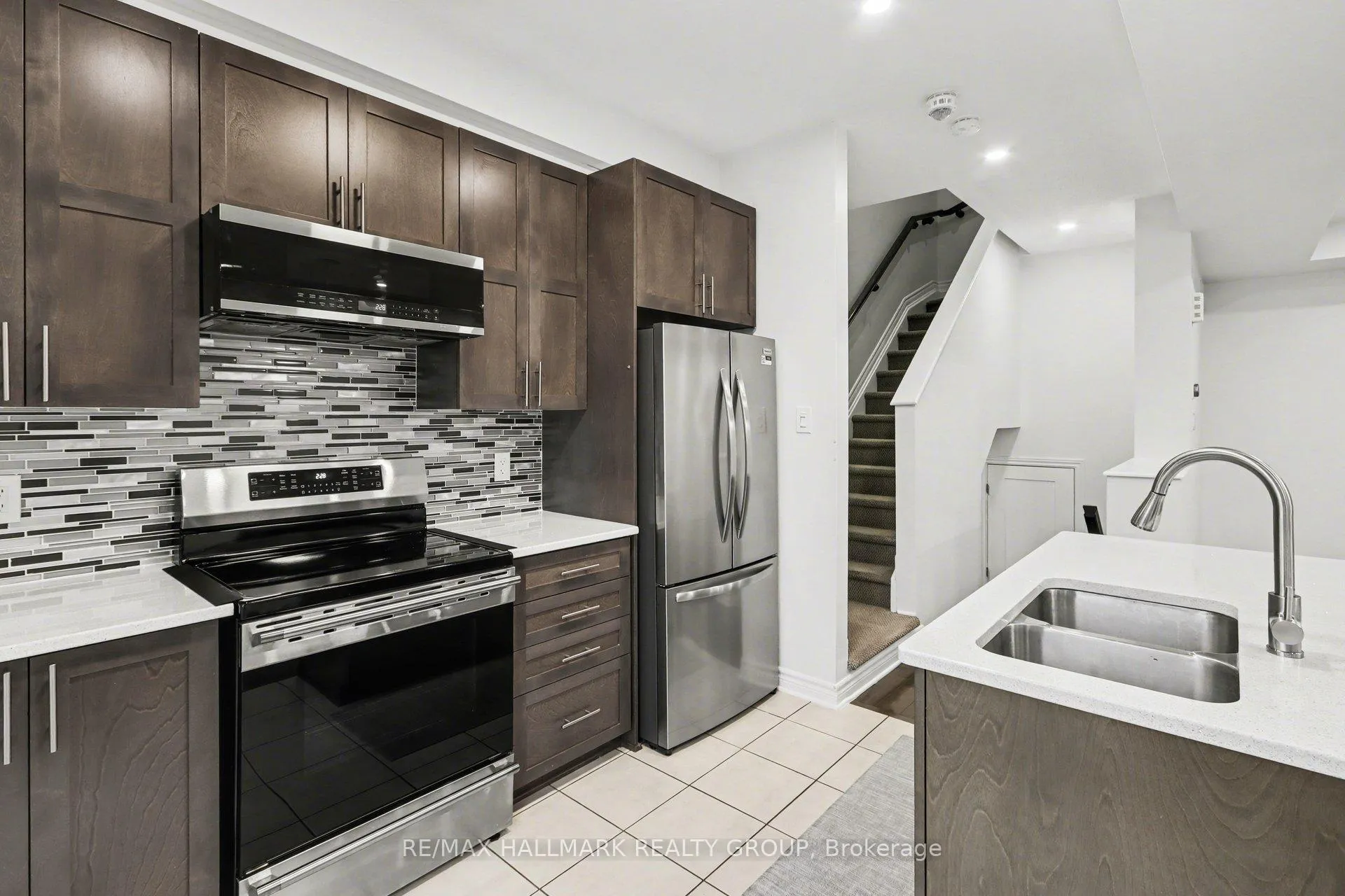 Photo 12 of 865 Kilbirnie Drive, Ottawa, Barrhaven - Half Moon Bay — HOMEH