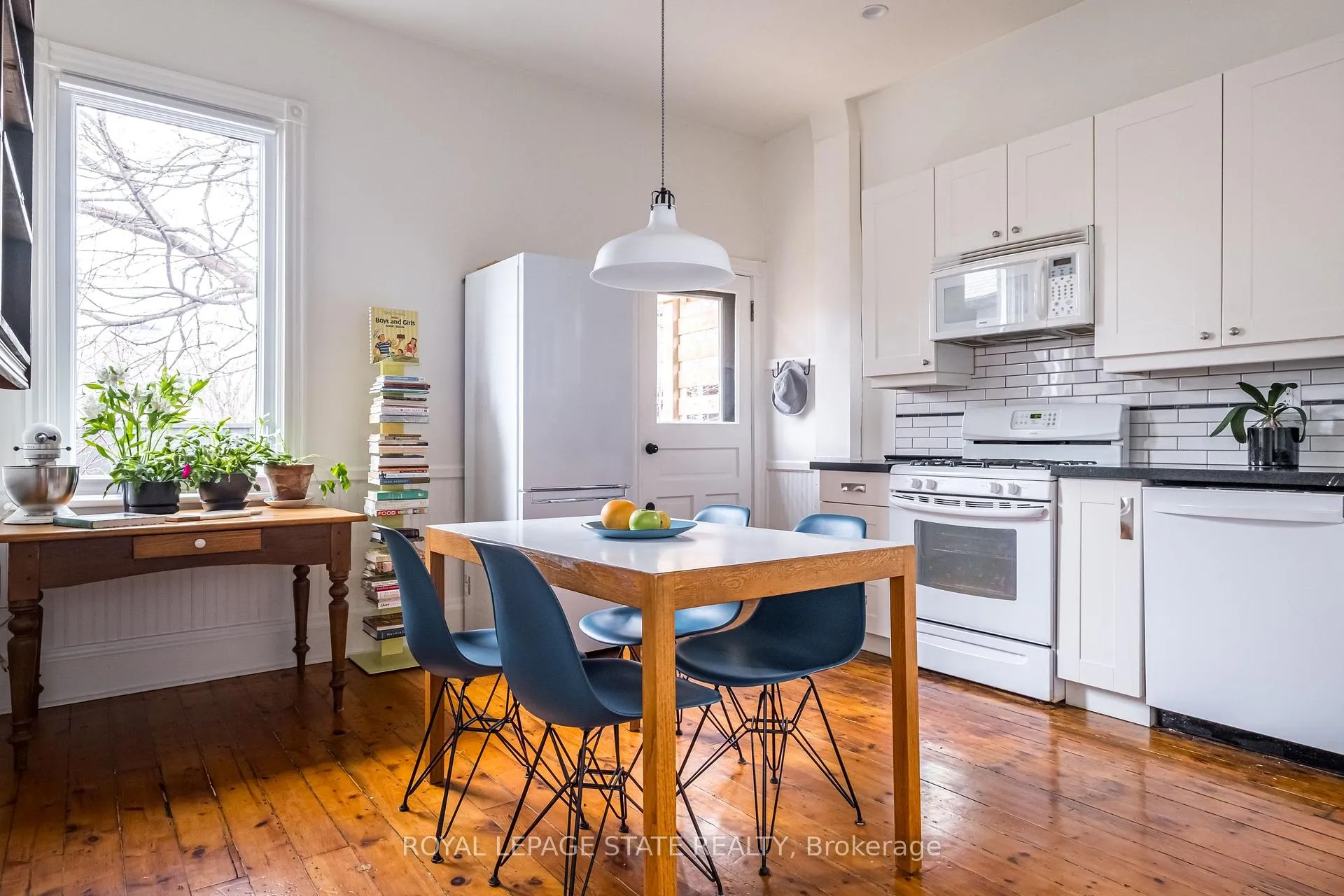 Photo 14 of 23 Murray Street W, Hamilton, Central — HOMEH