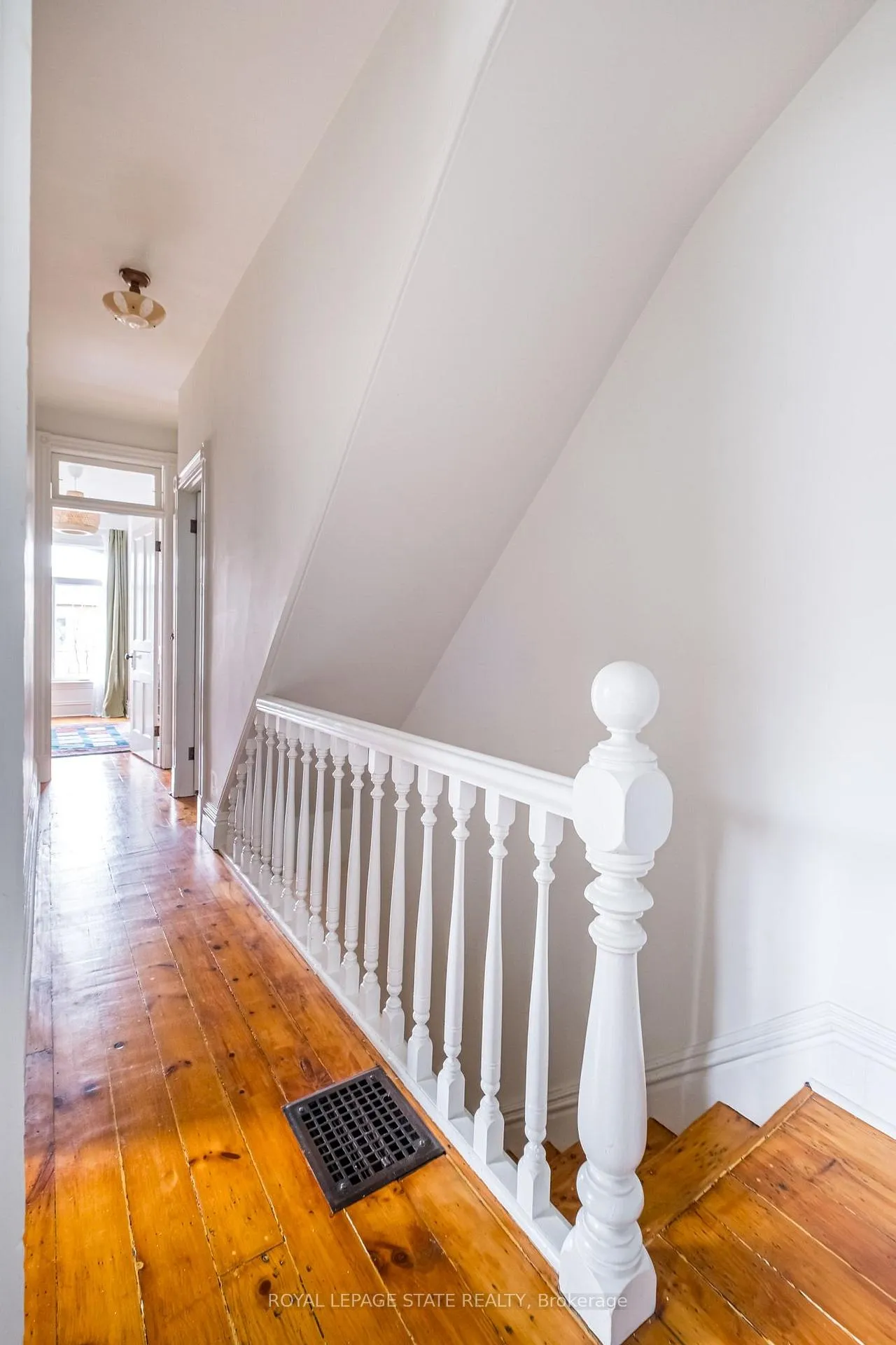 Photo 18 of 23 Murray Street W, Hamilton, Central — HOMEH