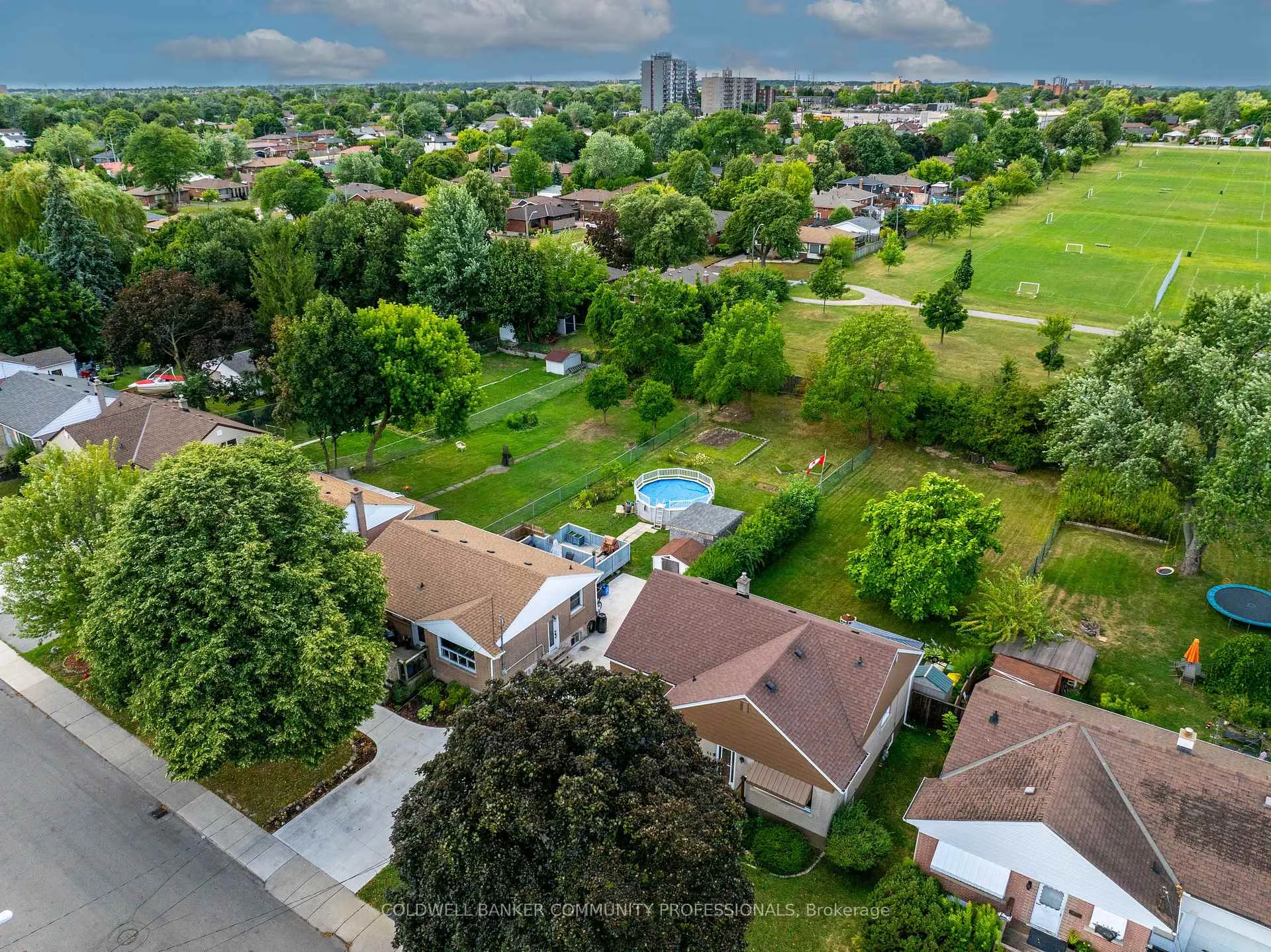 Photo 4 of 446 East 36th Street, Hamilton, Macassa — HOMEH