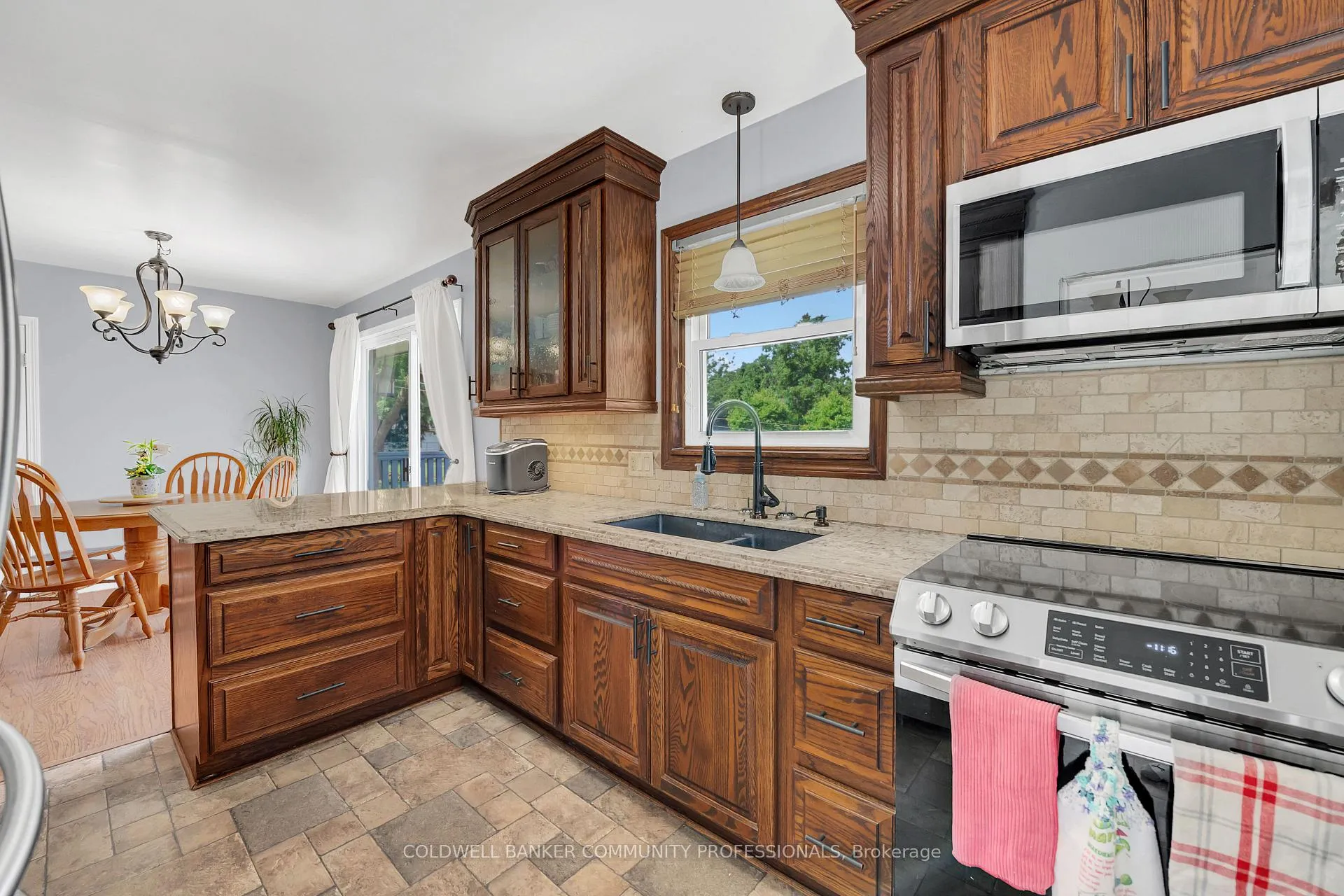 Photo 12 of 446 East 36th Street, Hamilton, Macassa — HOMEH