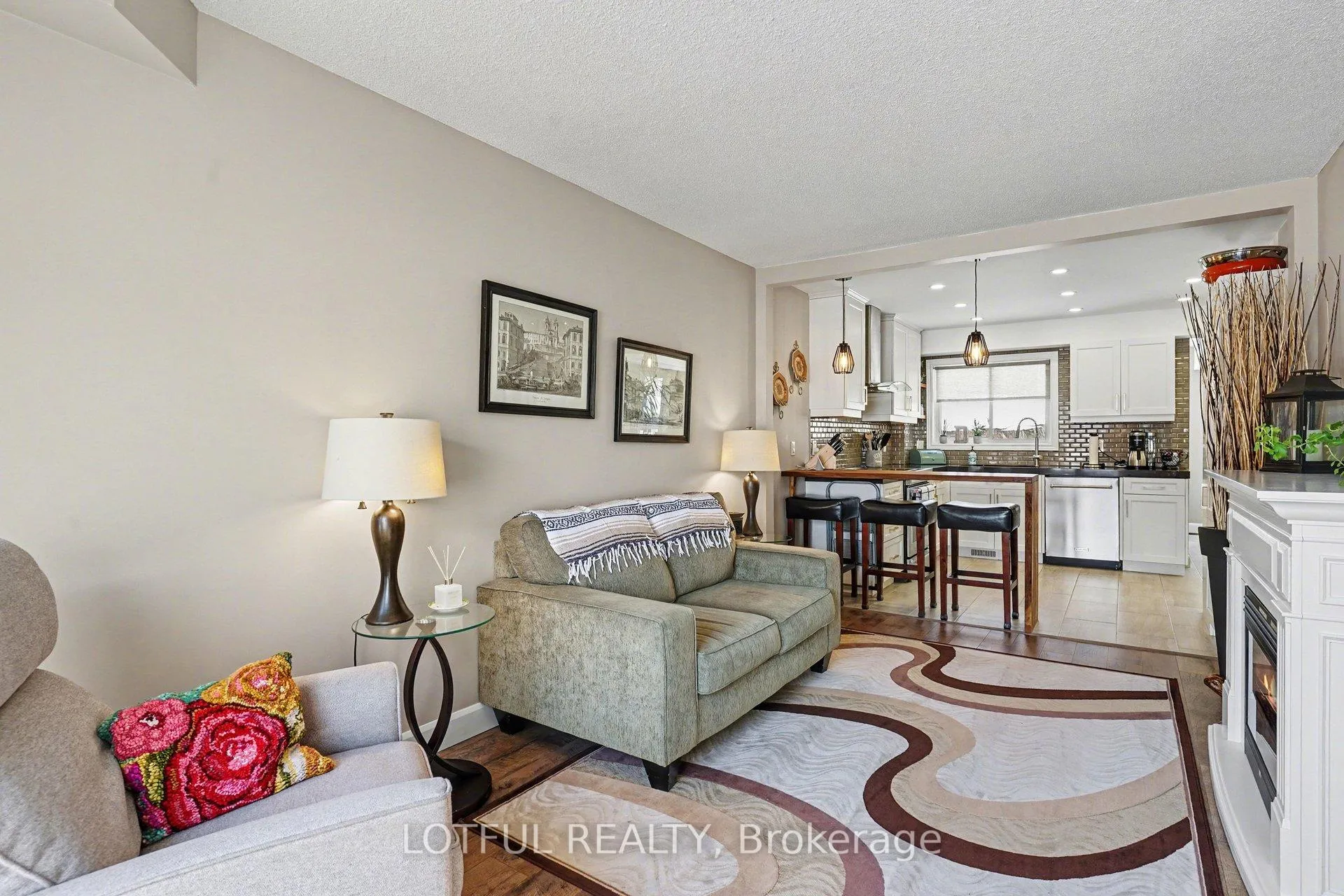 Photo 5 of 2212 Chalmers Crescent, Innisfil, Alcona — HOMEH