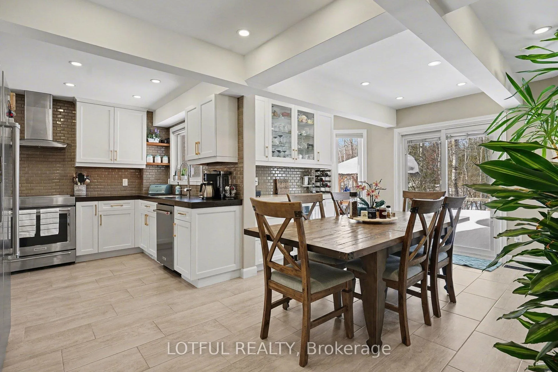Photo 9 of 2212 Chalmers Crescent, Innisfil, Alcona — HOMEH