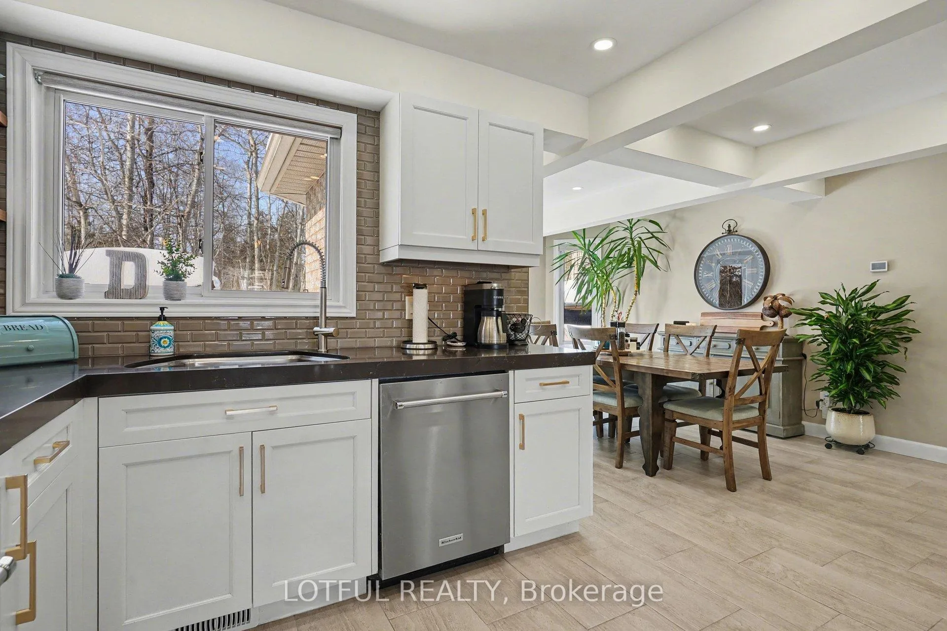 Photo 10 of 2212 Chalmers Crescent, Innisfil, Alcona — HOMEH