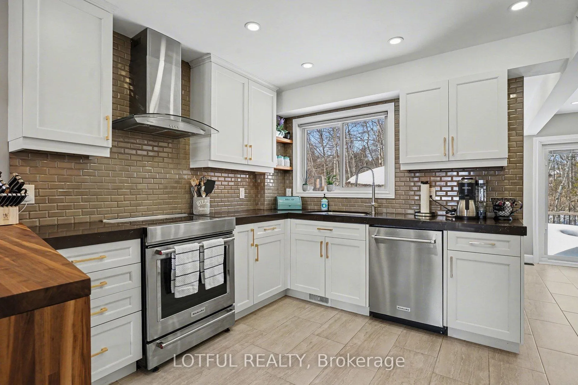 Photo 12 of 2212 Chalmers Crescent, Innisfil, Alcona — HOMEH