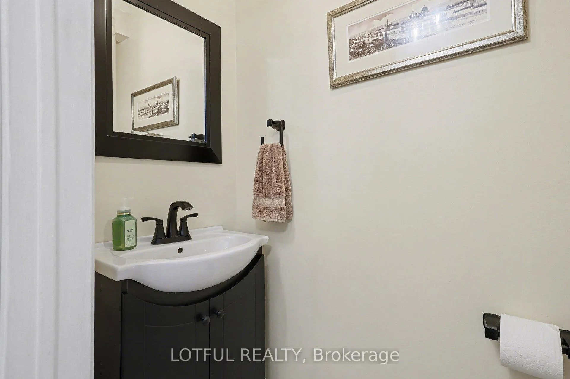 Photo 16 of 2212 Chalmers Crescent, Innisfil, Alcona — HOMEH