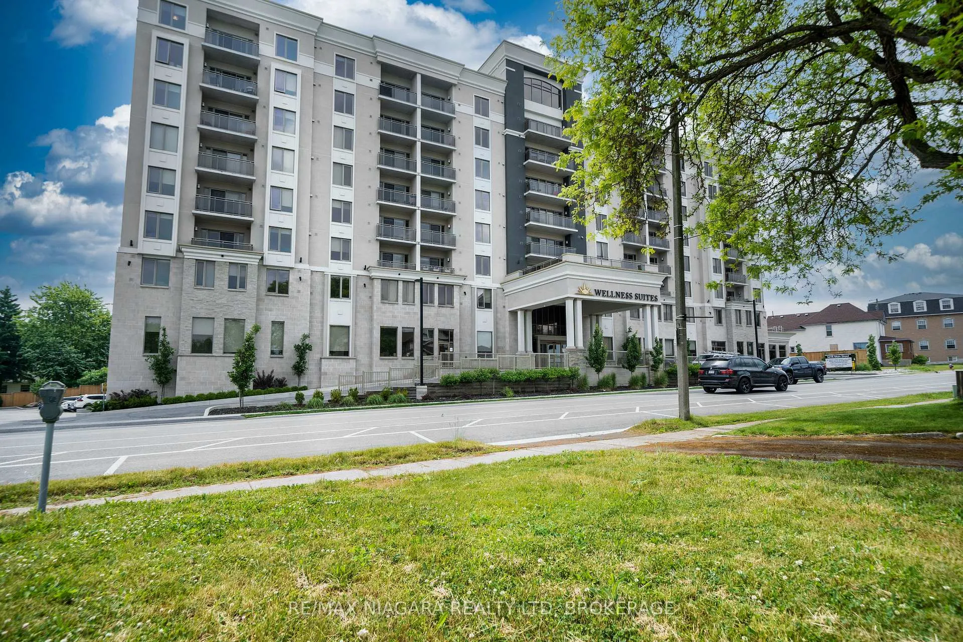 Photo 3 of Unit 814, 5698 Main Street, Niagara Falls, Hospital — HOMEH