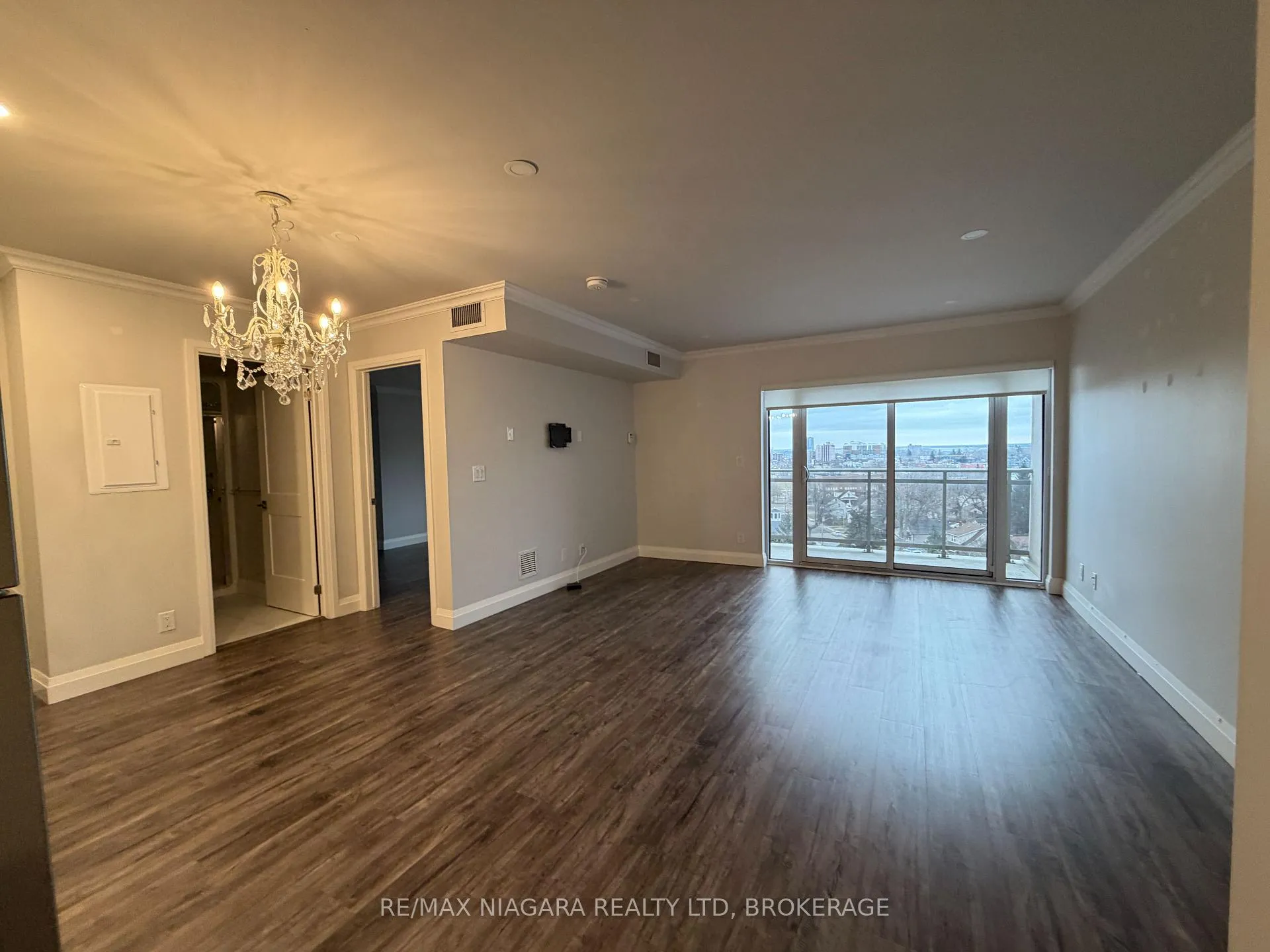 Photo 14 of Unit 814, 5698 Main Street, Niagara Falls, Hospital — HOMEH