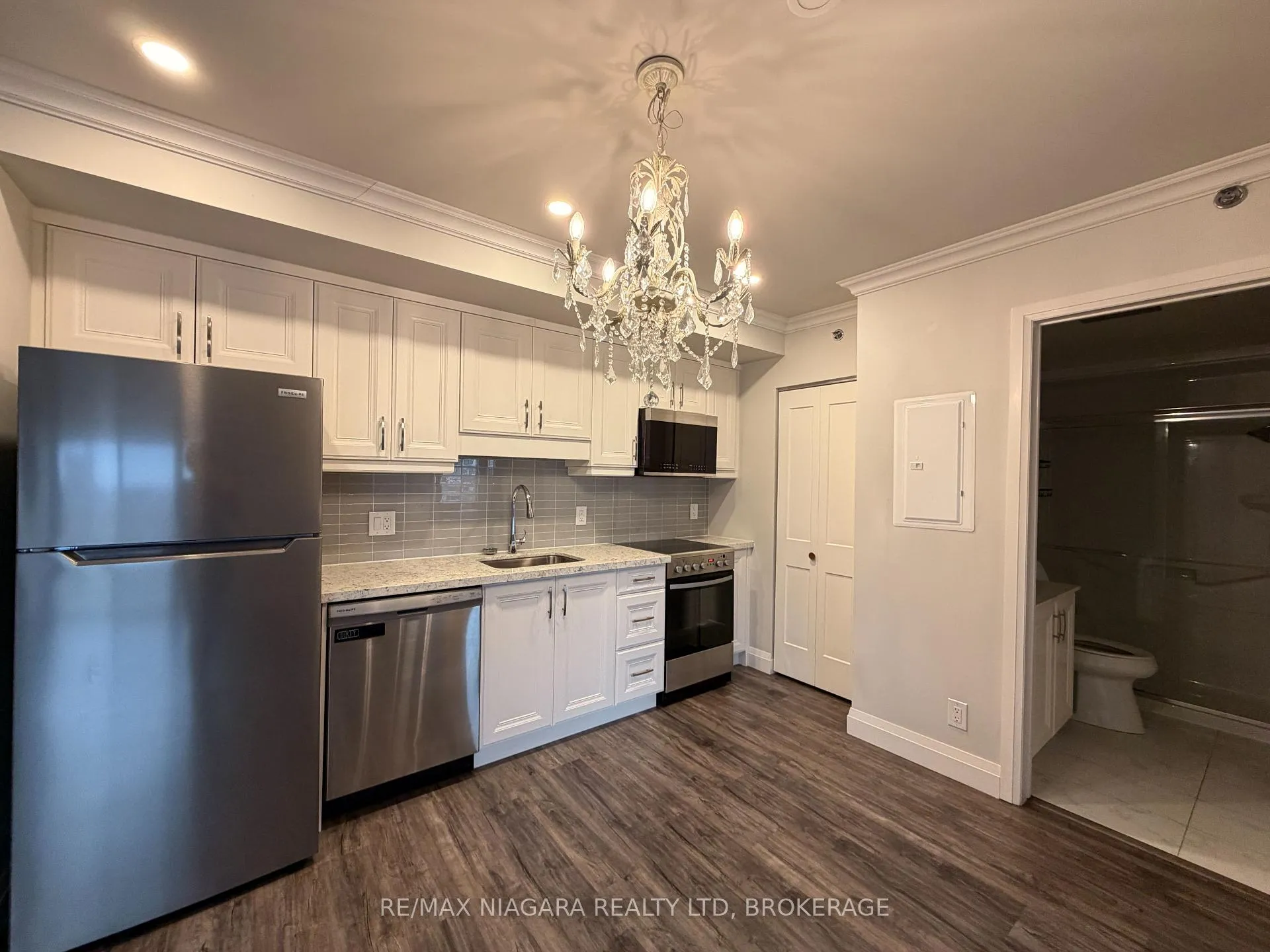 Photo 16 of Unit 814, 5698 Main Street, Niagara Falls, Hospital — HOMEH