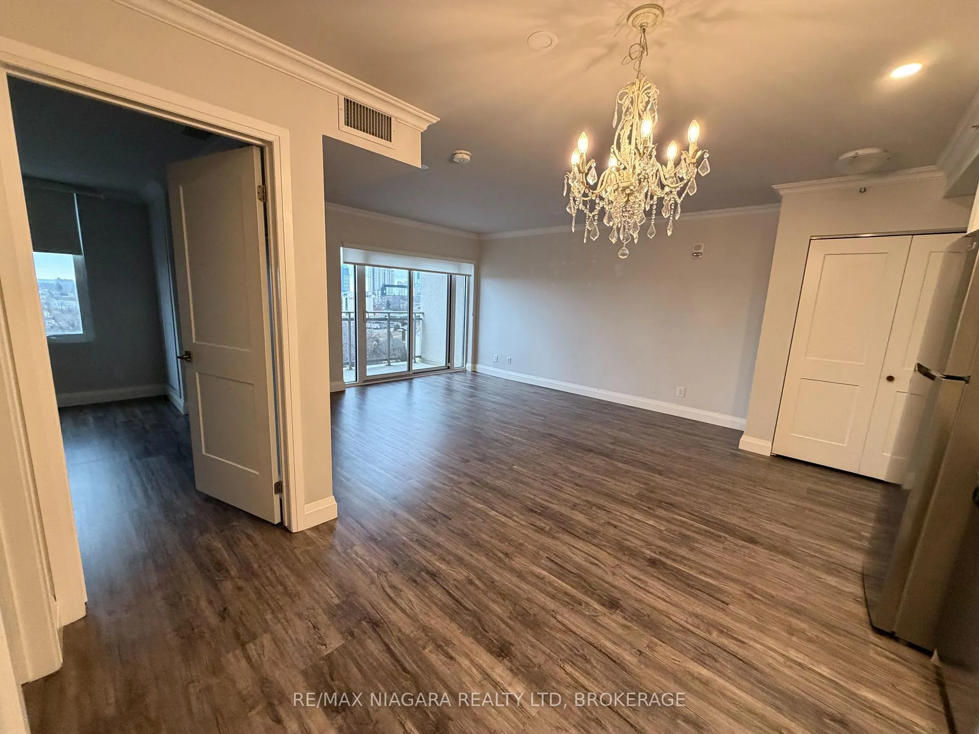 Photo 18 of Unit 814, 5698 Main Street, Niagara Falls, Hospital — HOMEH