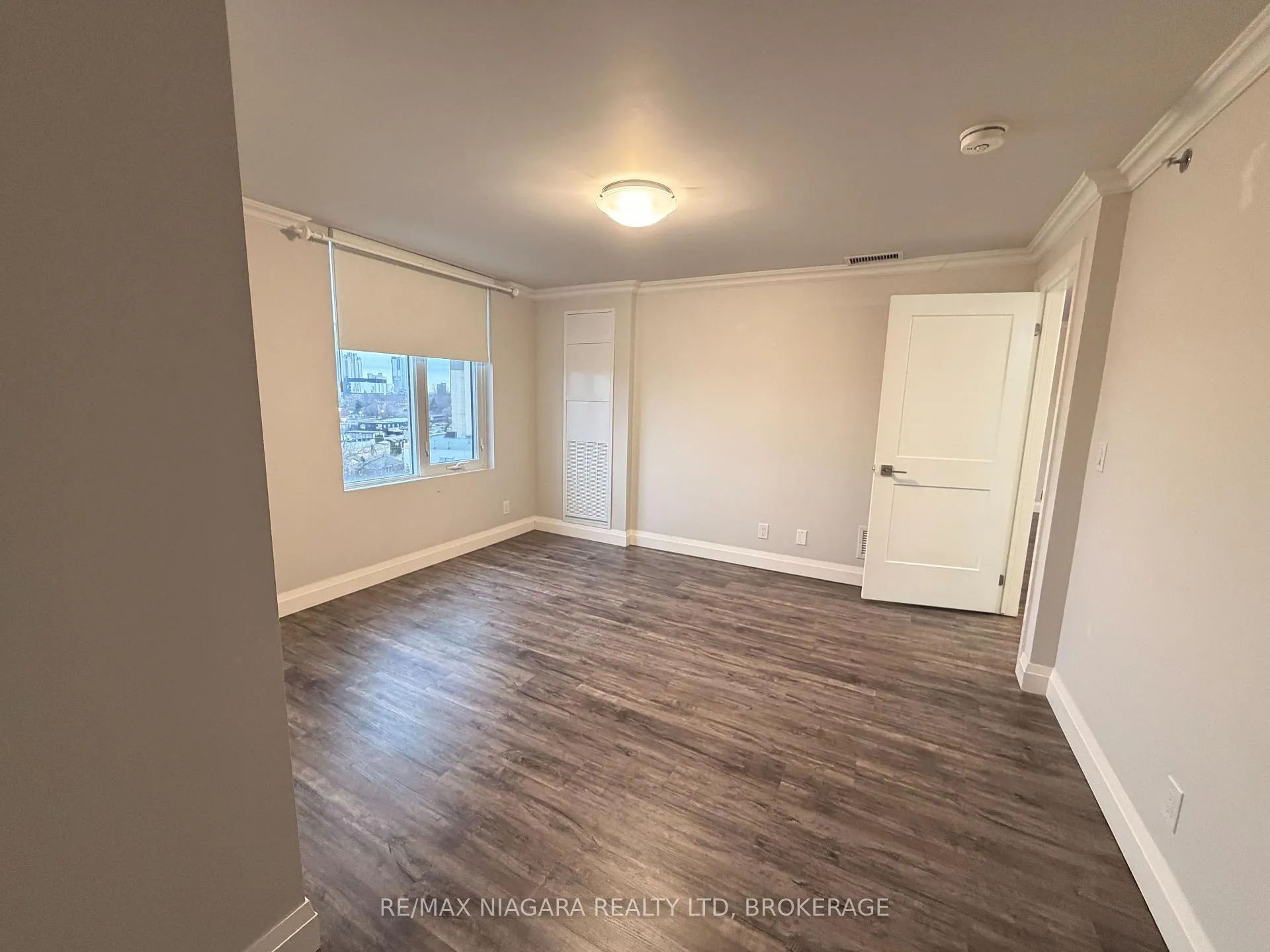 Photo 22 of Unit 814, 5698 Main Street, Niagara Falls, Hospital — HOMEH