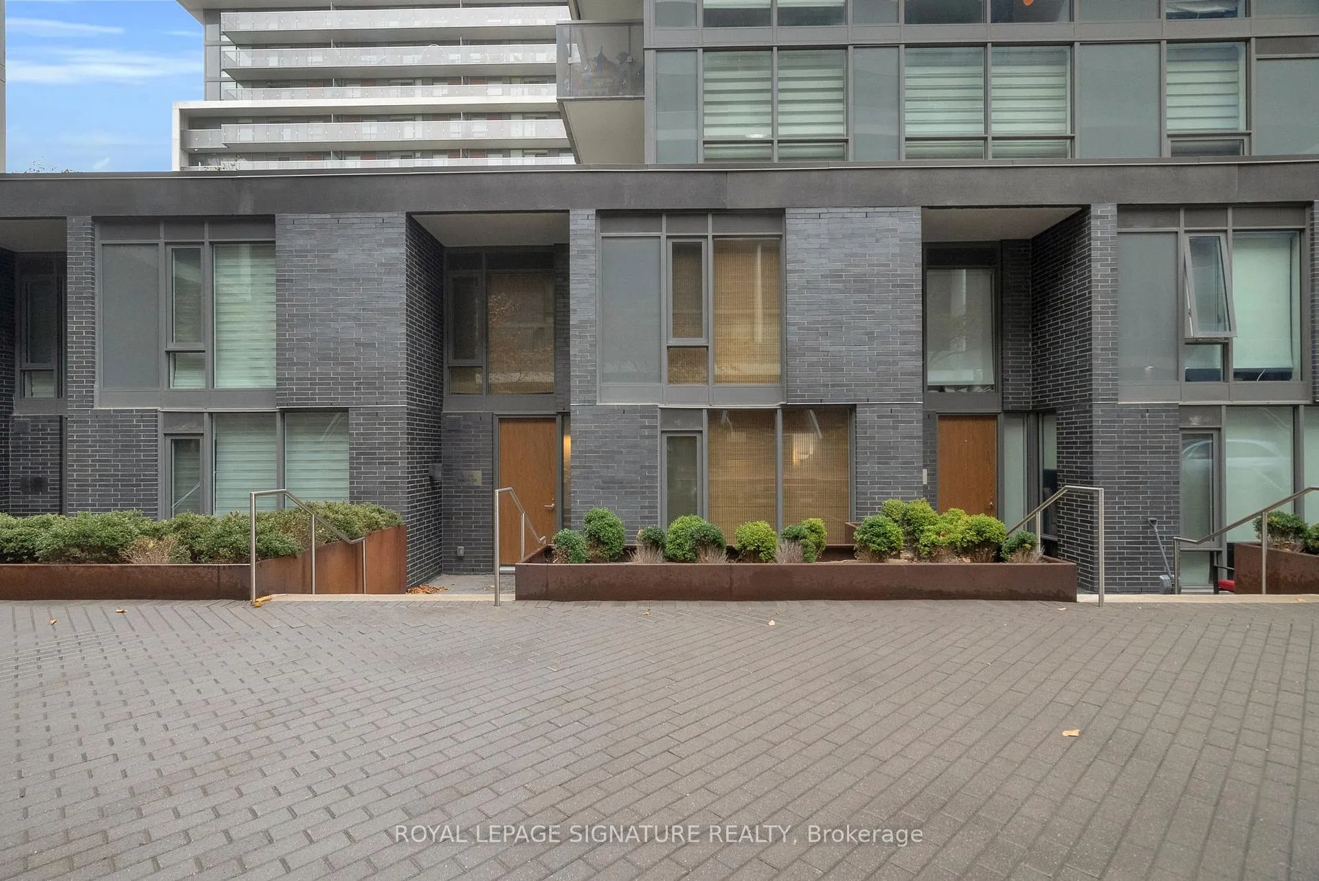 Photo 1 of Unit 8, 106 Varna Drive, Toronto, Englemount-Lawrence — HOMEH