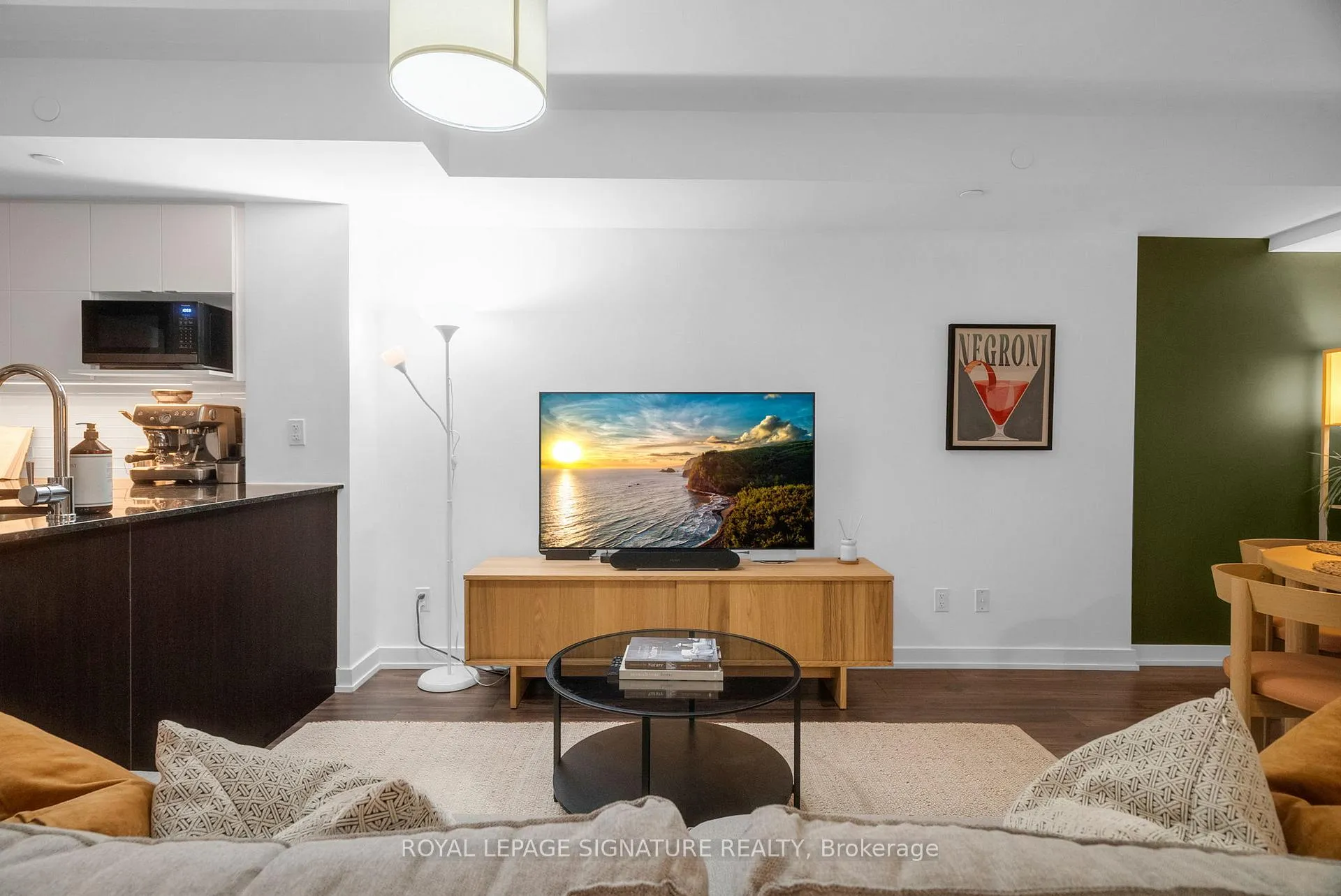 Photo 7 of Unit 8, 106 Varna Drive, Toronto, Englemount-Lawrence — HOMEH