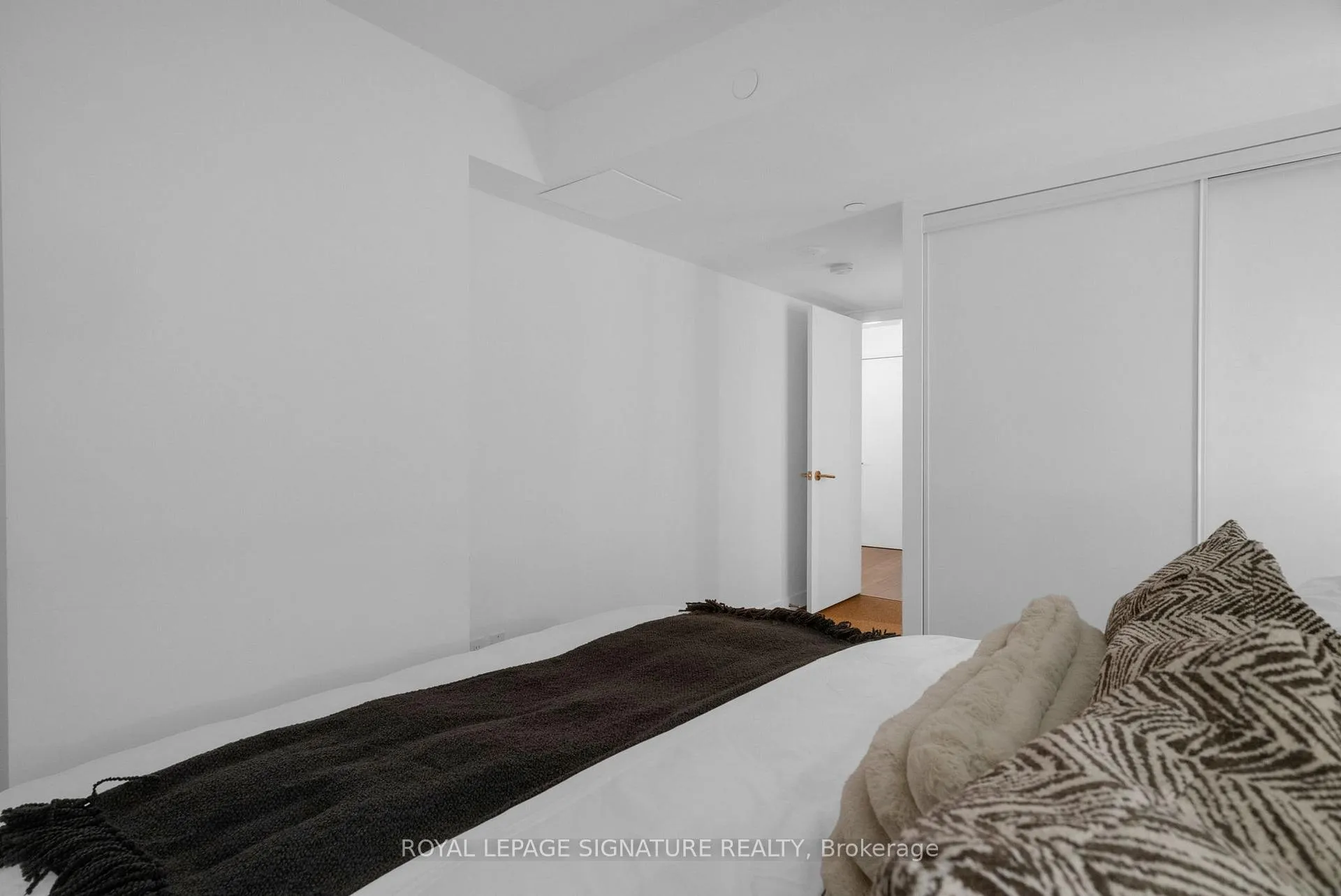 Photo 32 of Unit 8, 106 Varna Drive, Toronto, Englemount-Lawrence — HOMEH