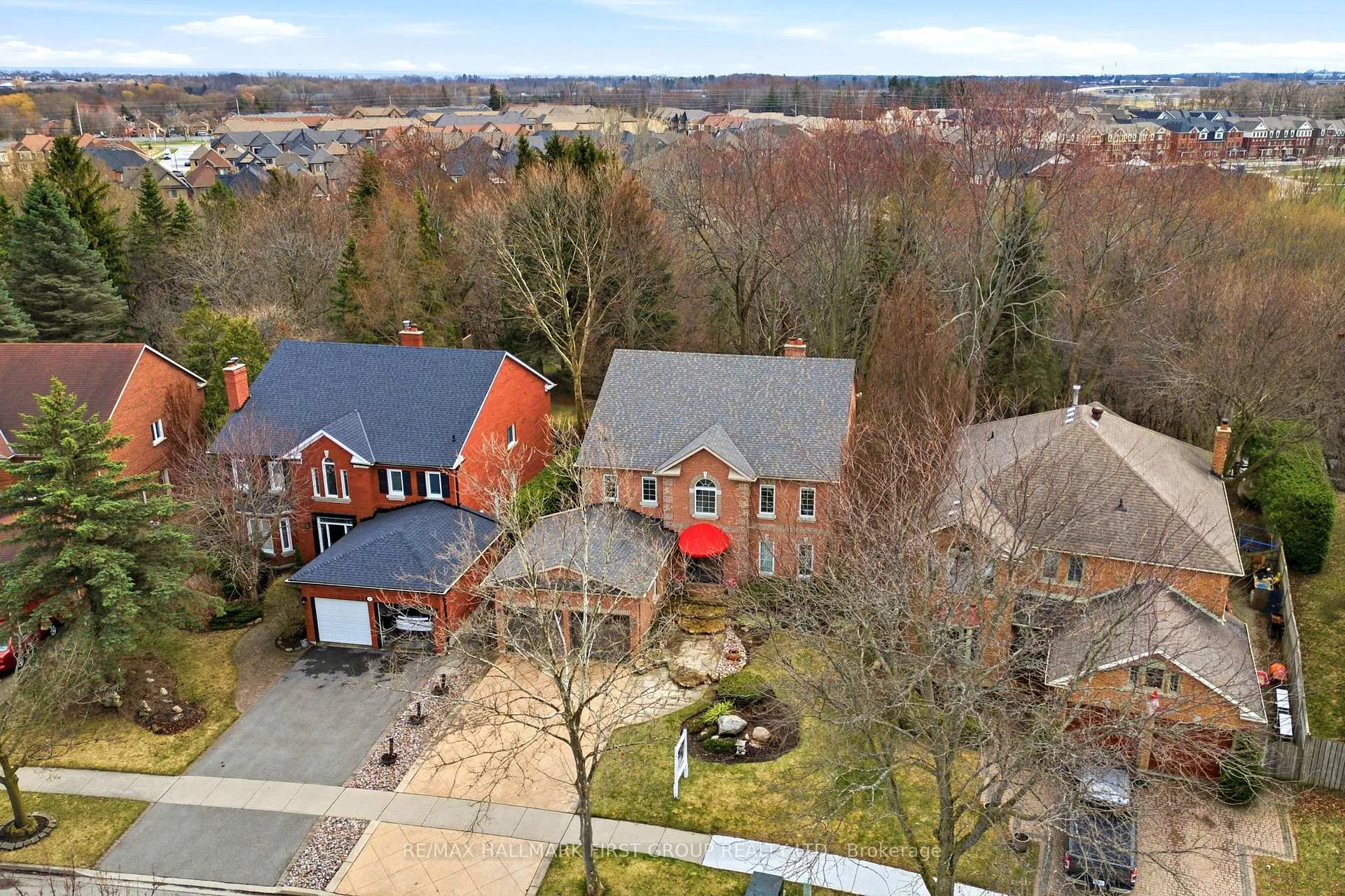 Photo 1 of 39 Kennett Drive, Whitby, Lynde Creek — HOMEH