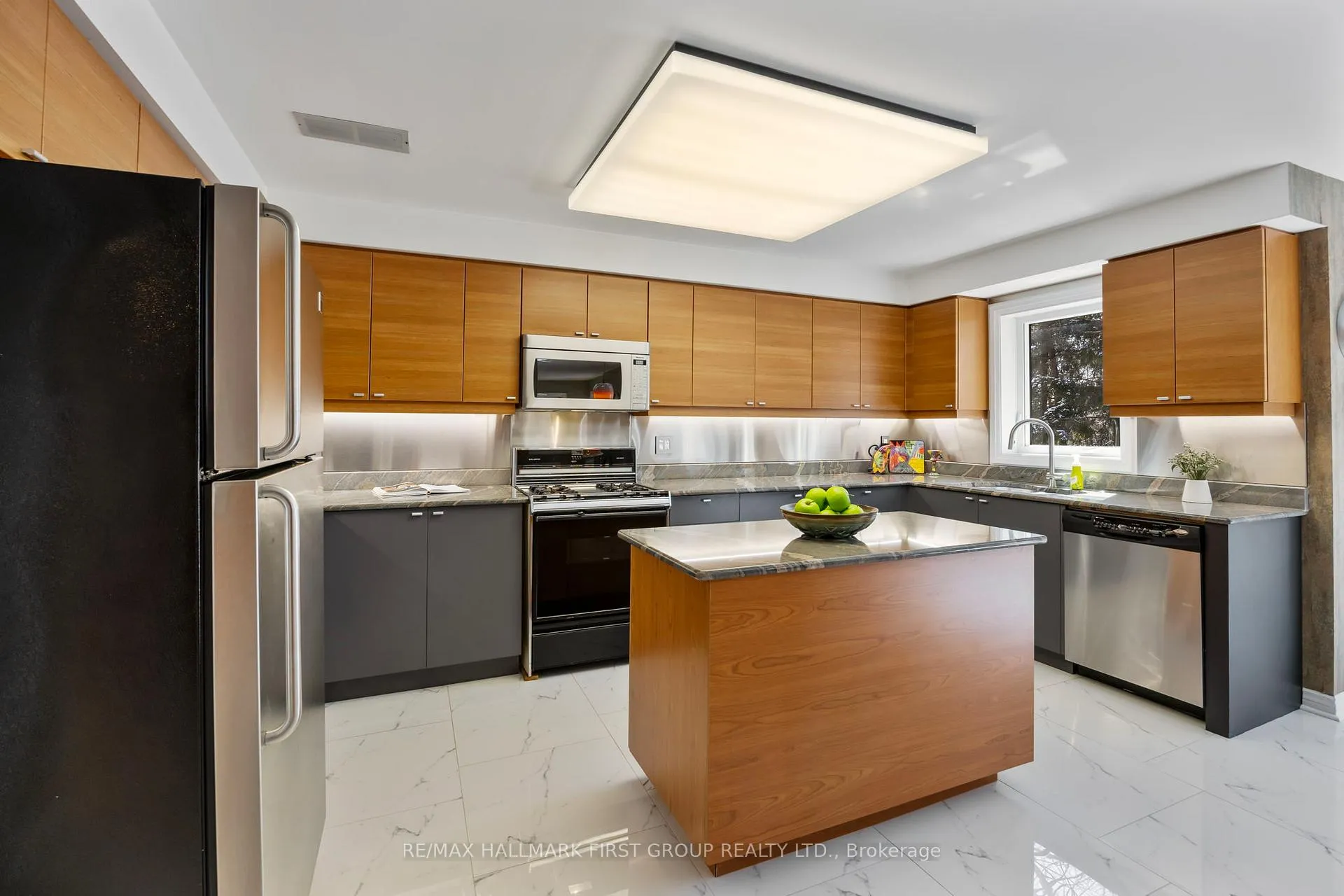Photo 14 of 39 Kennett Drive, Whitby, Lynde Creek — HOMEH