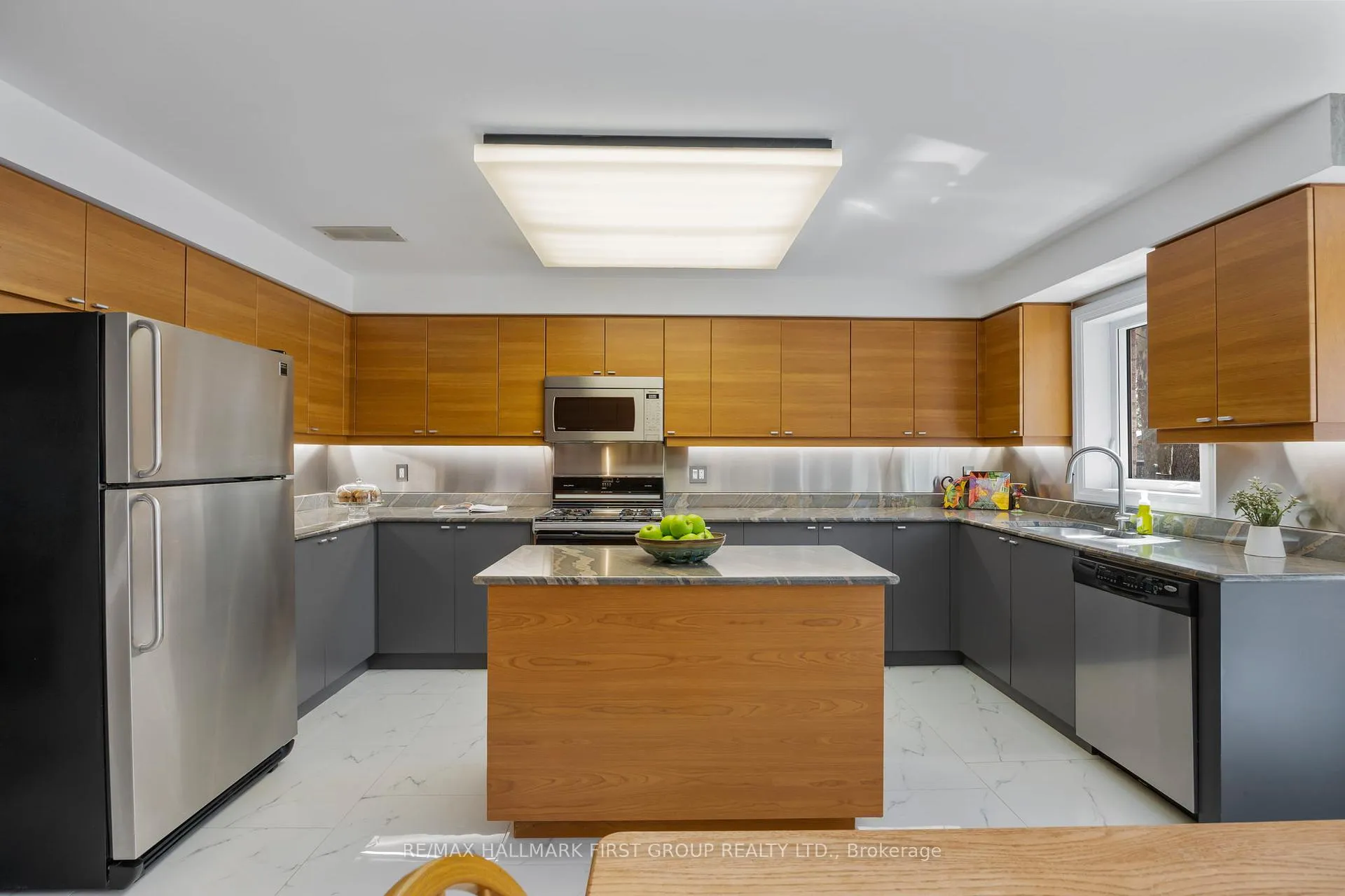 Photo 16 of 39 Kennett Drive, Whitby, Lynde Creek — HOMEH