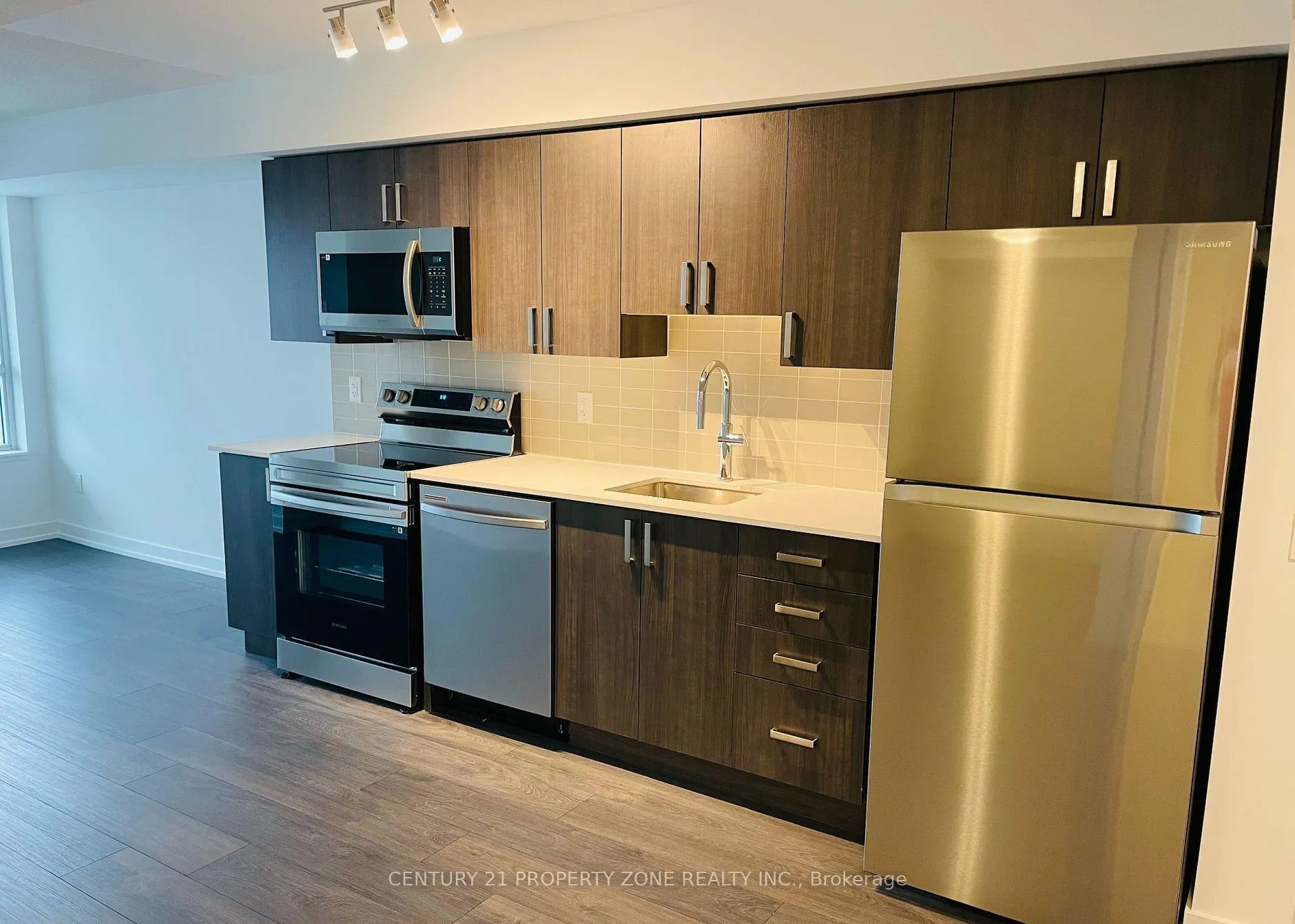 Photo 2 of Unit 1401, 1455 Celebration Drive, Pickering, Bay Ridges — HOMEH